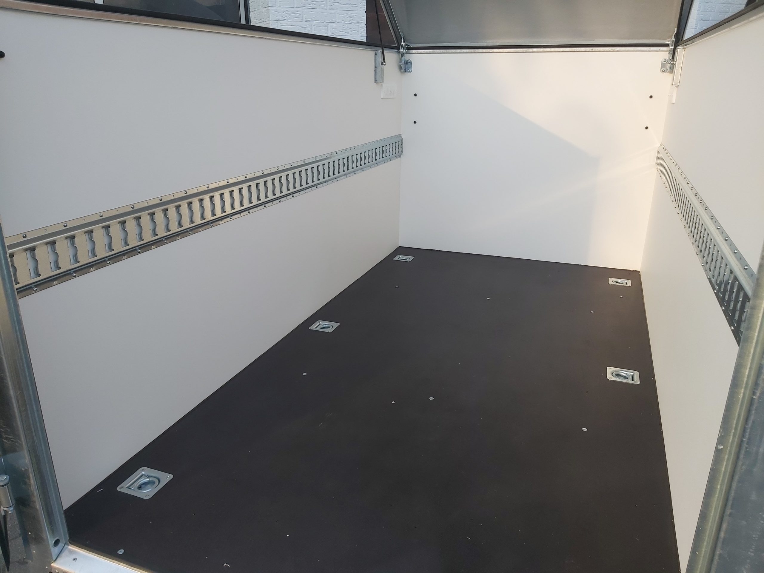 Kargo Deckel TFDL 250.00 245x130x140cm Hecktüren Stützen (S) 100km/H 1300kg