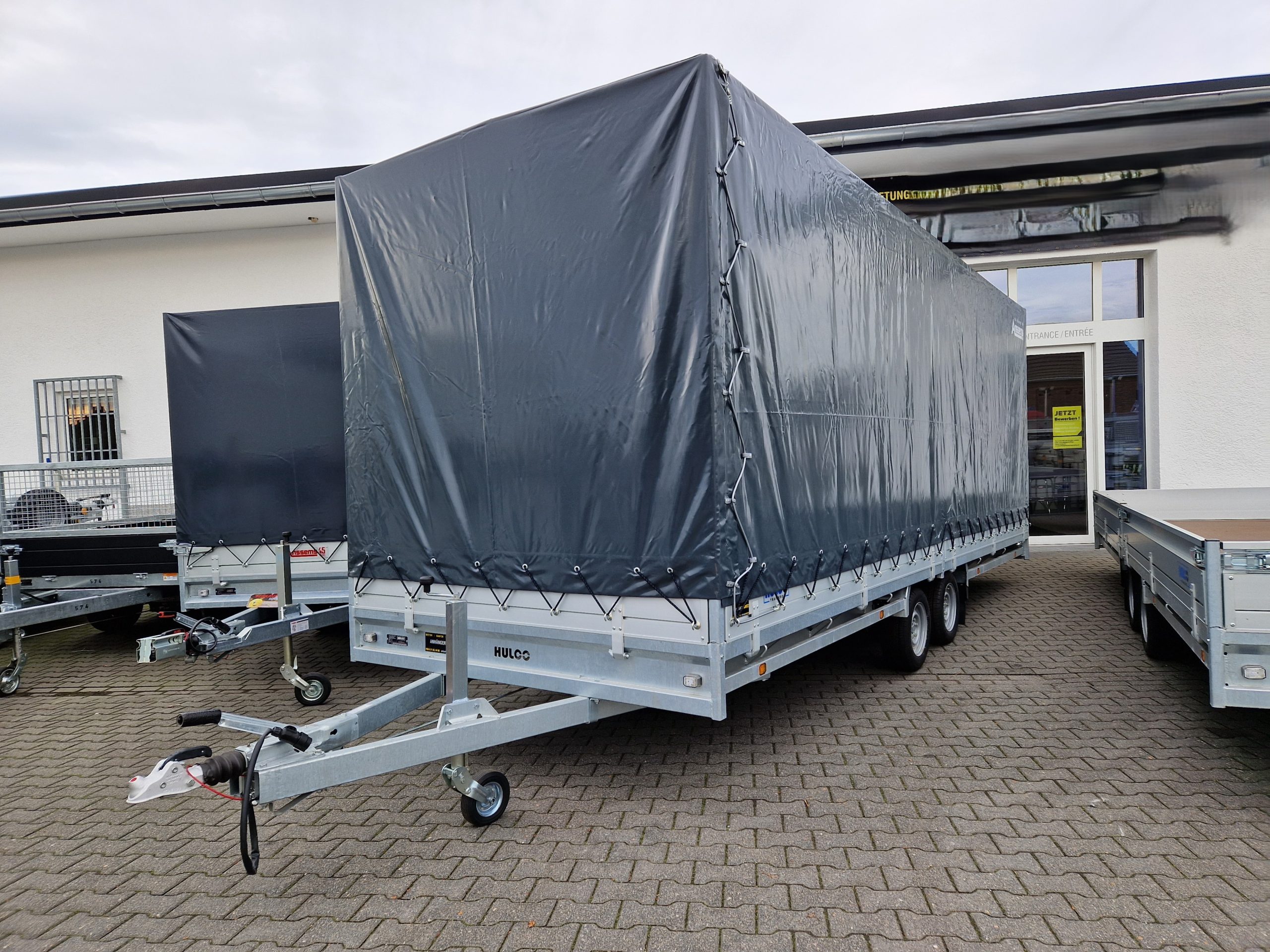 MEDAX – 2 3000 611x203x210cm Hochplane 12″ niedrig Fahrwerk 3000kg