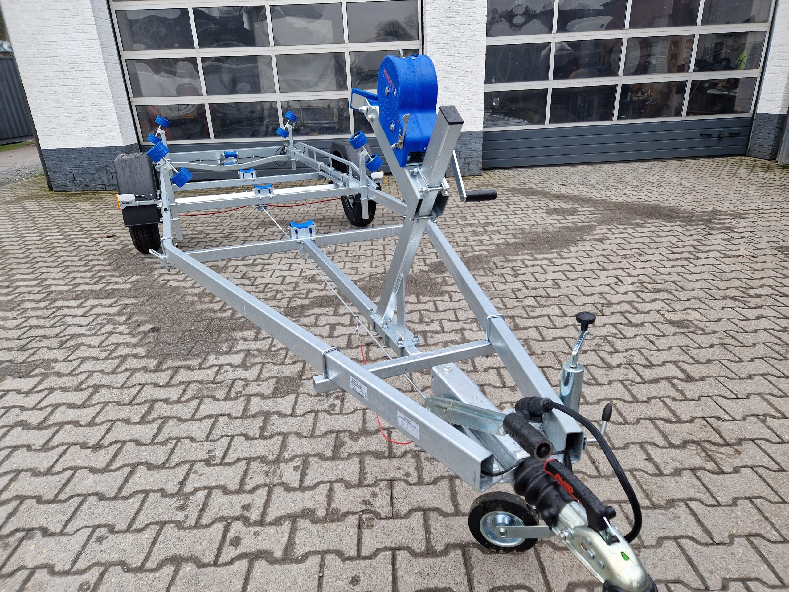 Neptun Bootstrailer Navy GN 231 1300 mit Winde 1300kg Neu