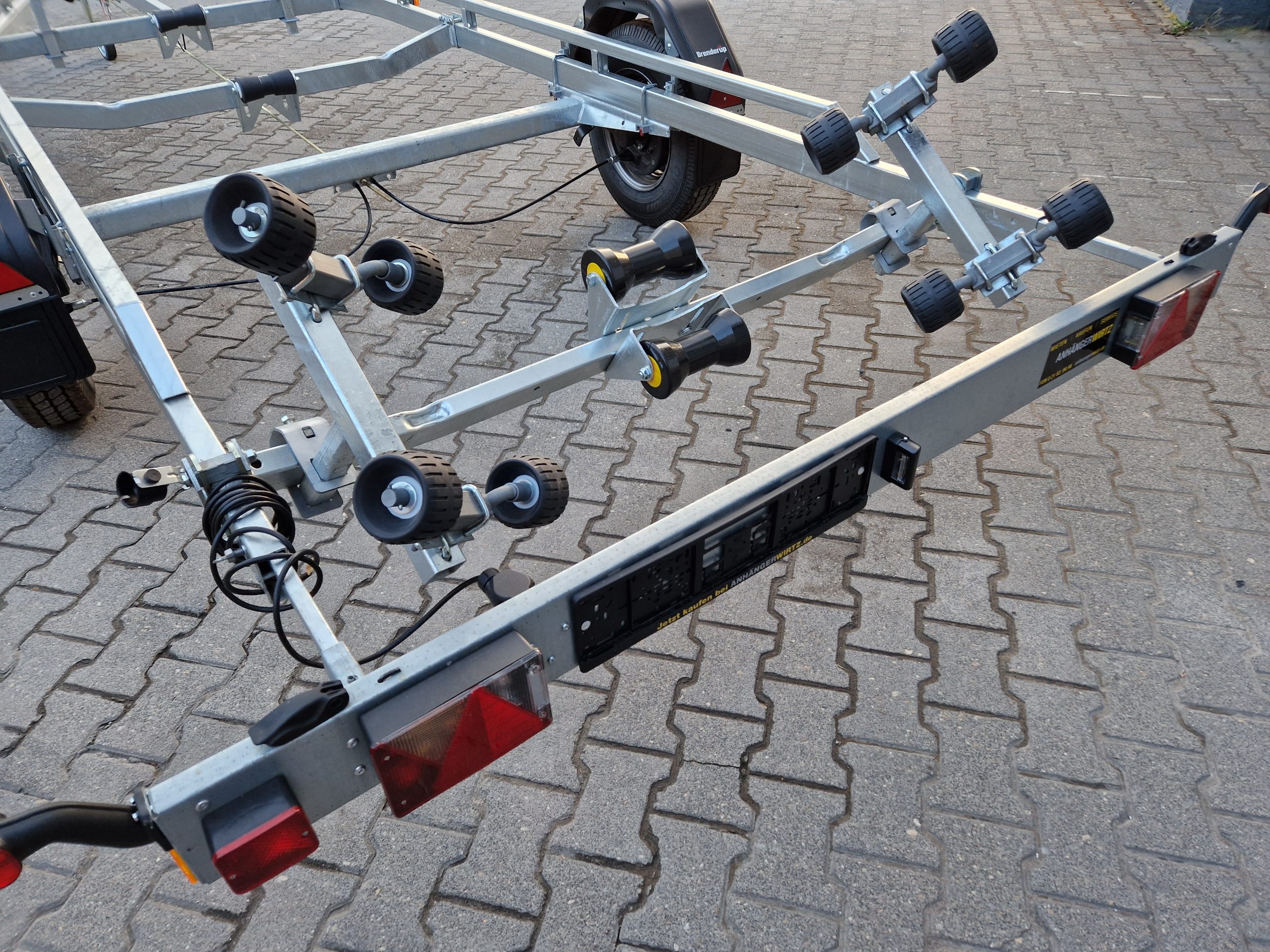 Brenderup Bootstrailer Premium 221800 B SR 1800 Superrollen Winde Boote bis 640cm 1800kg 312267