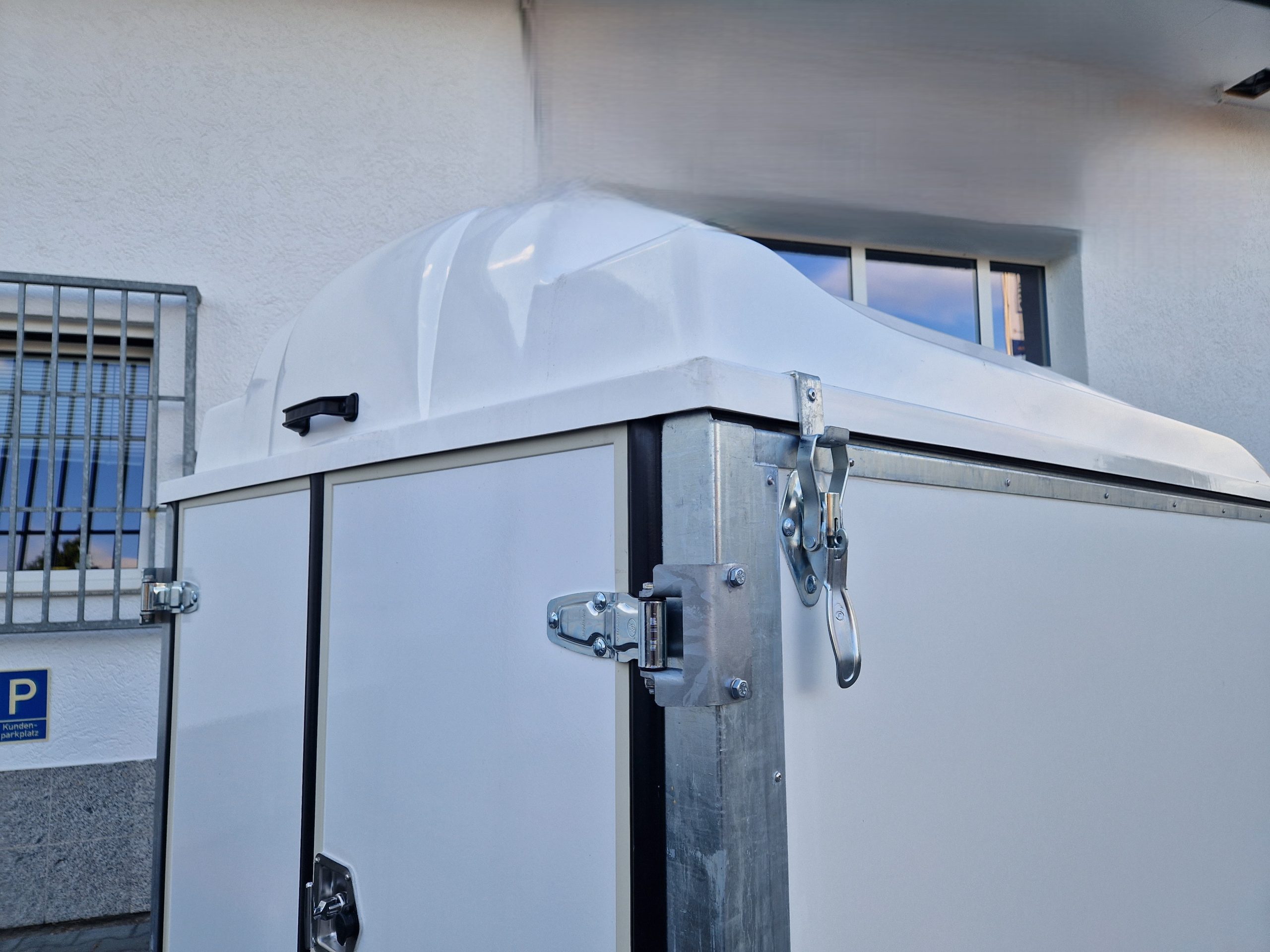 Kargo Deckel TFDL 250.00 U 245x130x140cm Hecktüren Stützen (S) 100km/H 750kg