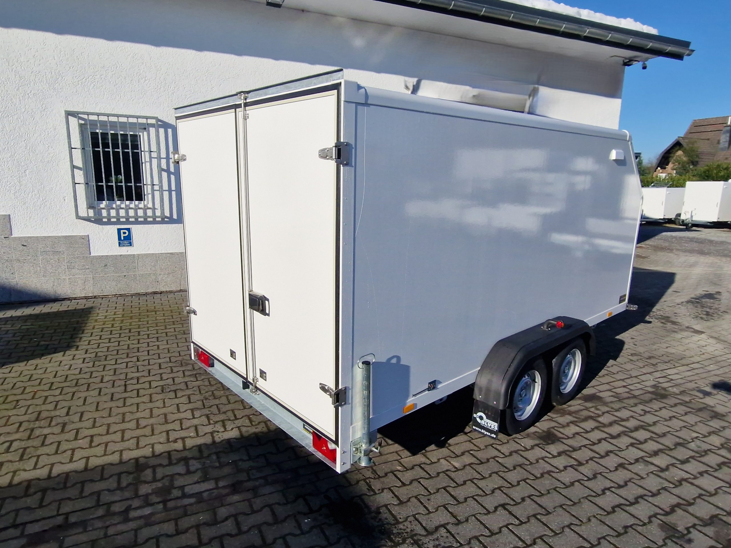Kargo FS2740/180HTL 405x200x180cm GFK aero Zurrsystem LED Tieflader 100km/H (XL) 2700kg