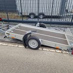Absenkanhänger EasyLift M 1350kg 300x160x10cm Heckklappe LED 1300kg 100km/H