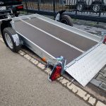 Absenkanhänger EasyLift M 1350kg 300x160x10cm Heckklappe LED 1300kg 100km/H