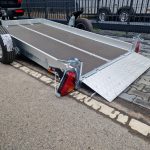 Absenkanhänger EasyLift M 1350kg 300x160x10cm Heckklappe LED 1300kg 100km/H