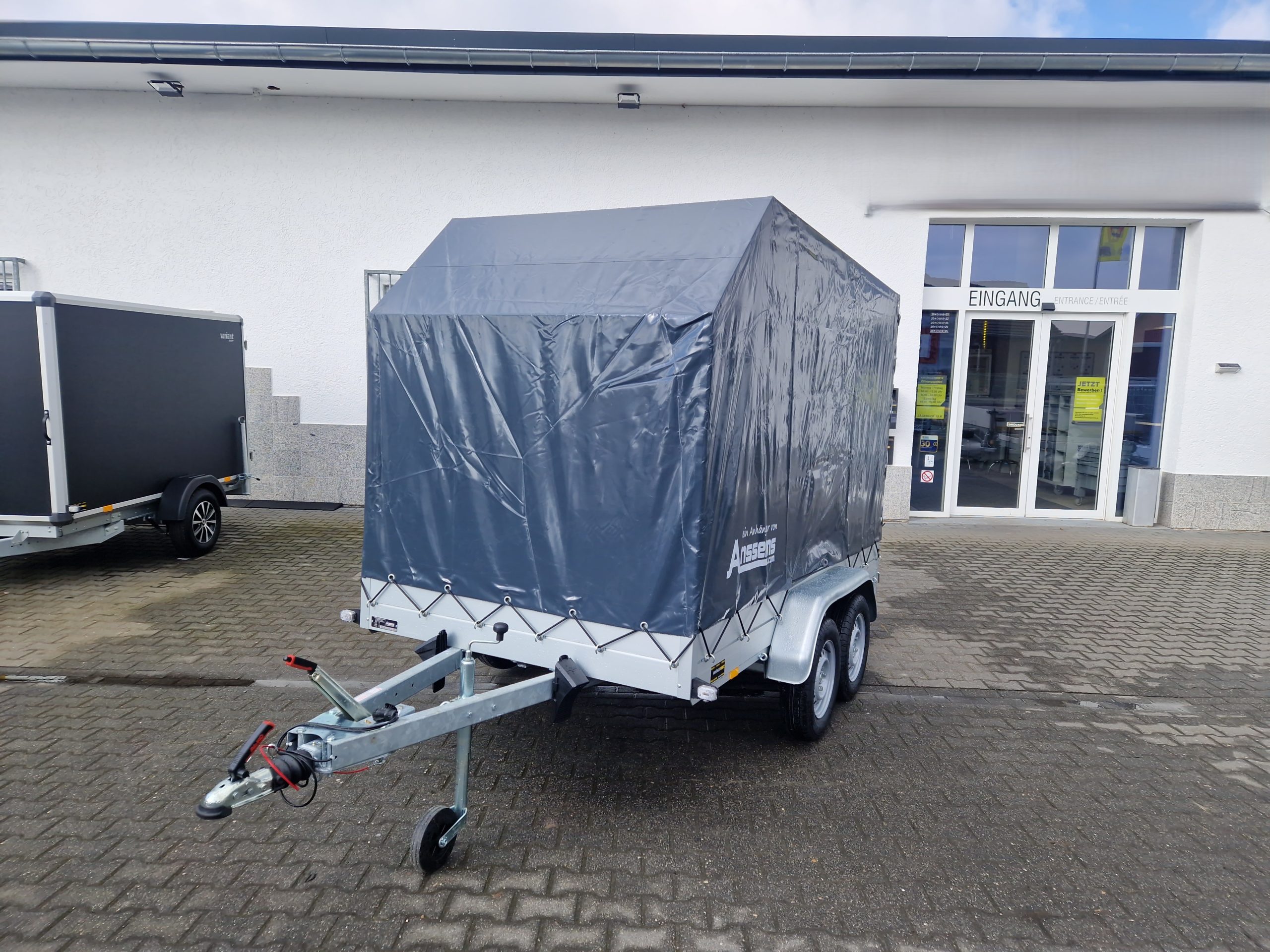 Aluliner Planen Anhänger GTT 2000 301x151x180cm Plane schräg (M) 2000kg April Aktion