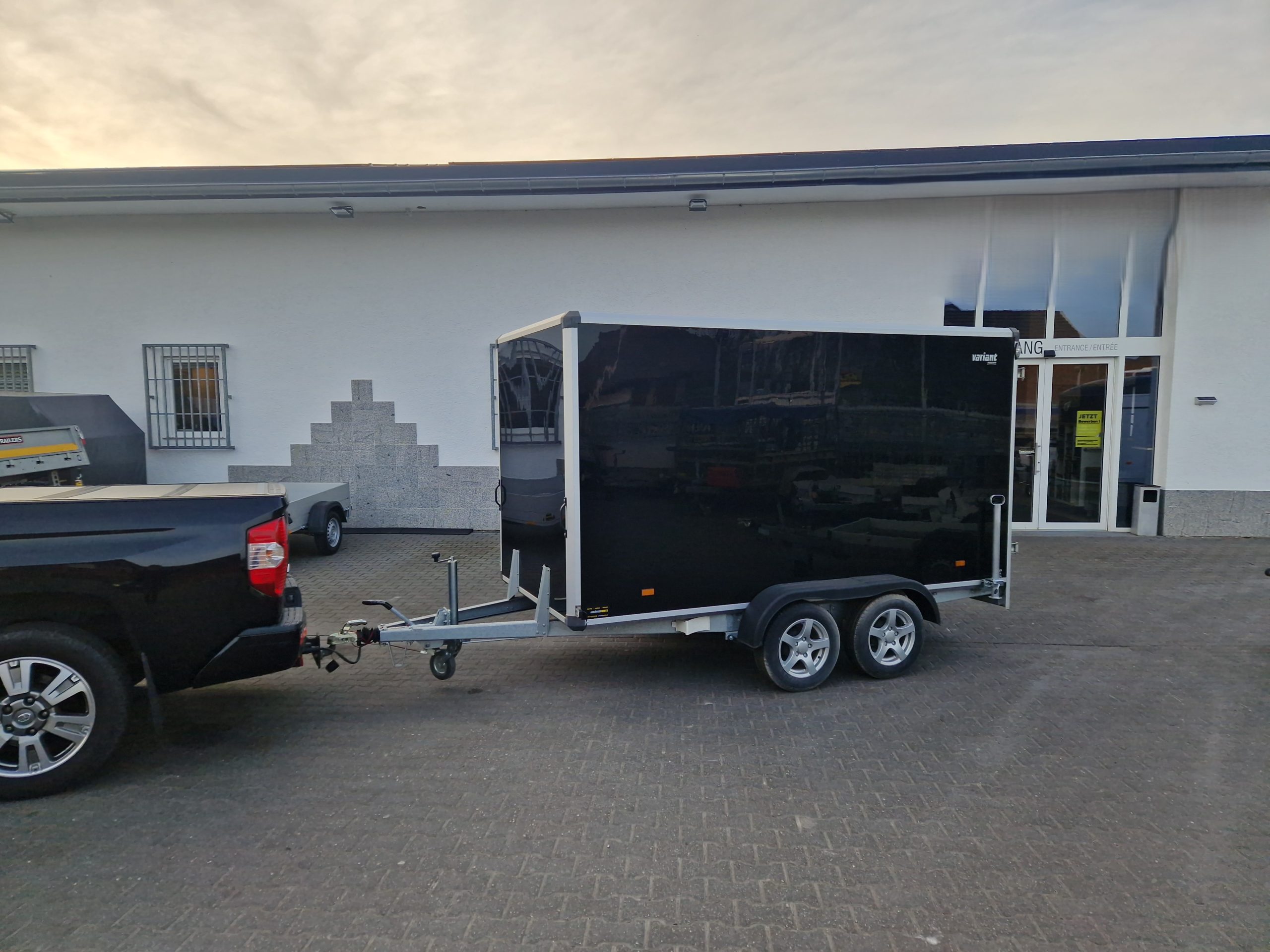 Variant 2517 C4 Edition black 346x168x188cm Alufelgen 2500kg 100 km/H