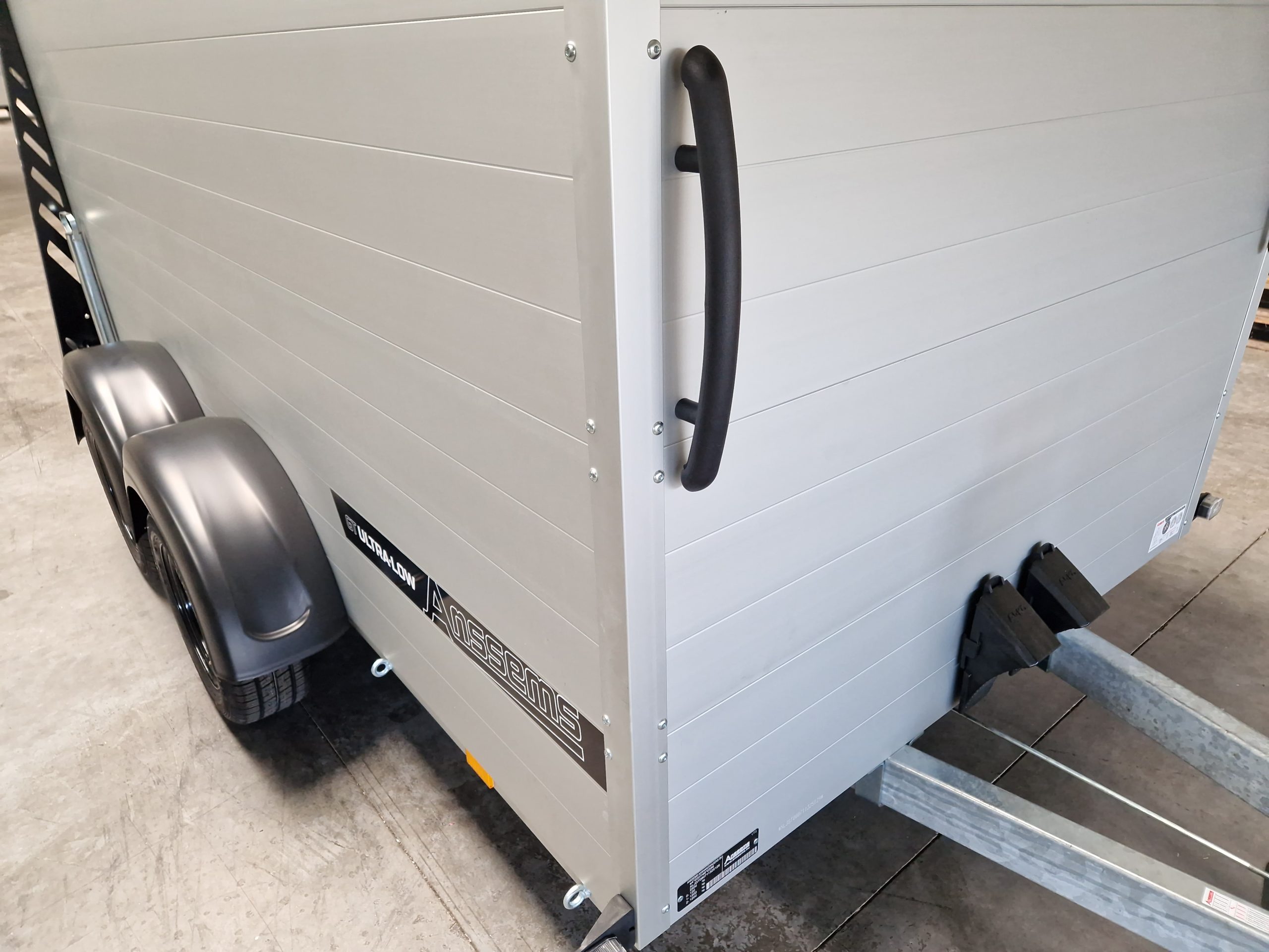 ALUBOXX Deckelanhänger GTB 2500 VT3 Ultra Low Tandem 2500kg