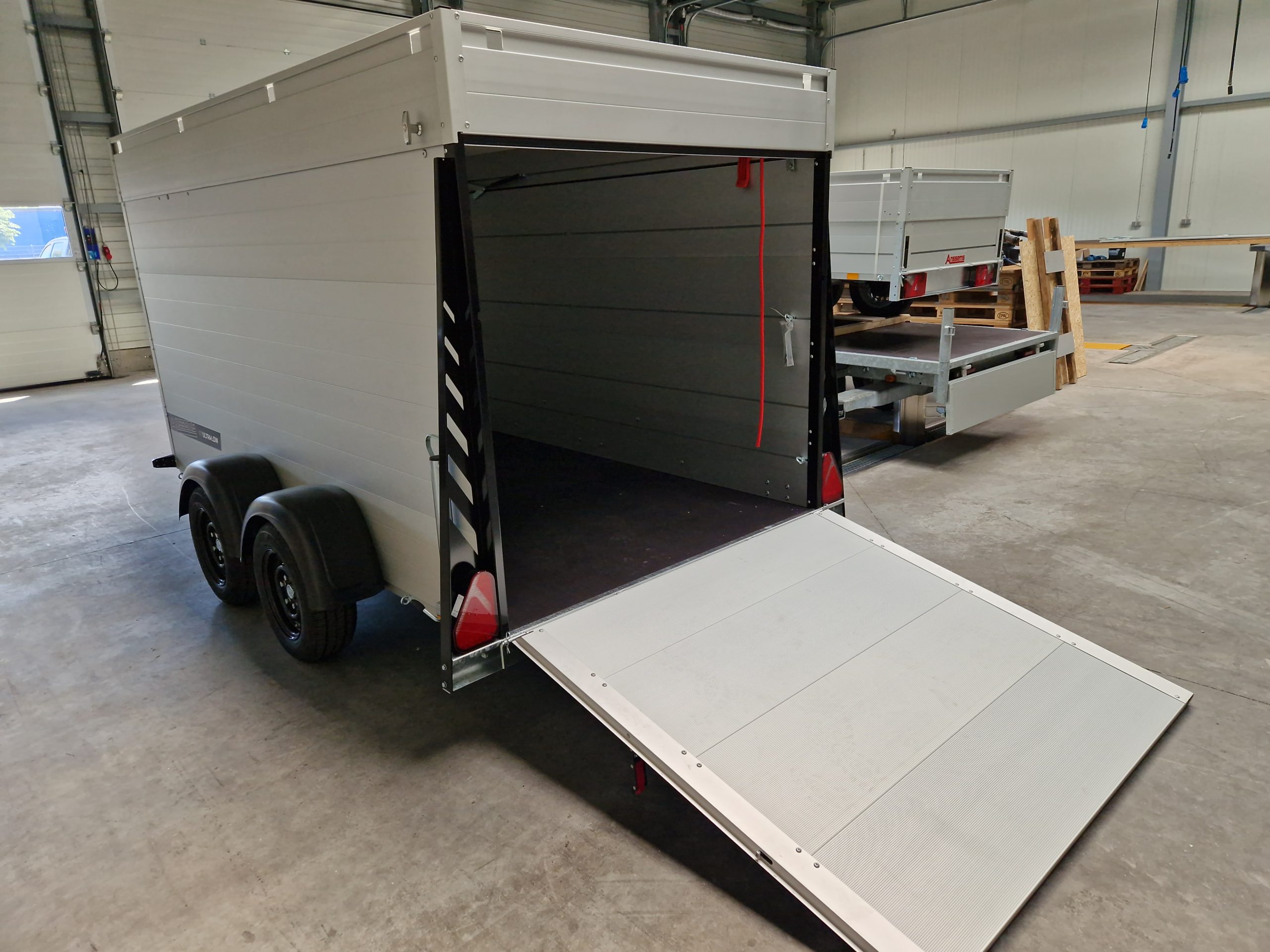 ALUBOXX Deckelanhänger GTB 2500 VT3 Ultra Low Tandem 2500kg