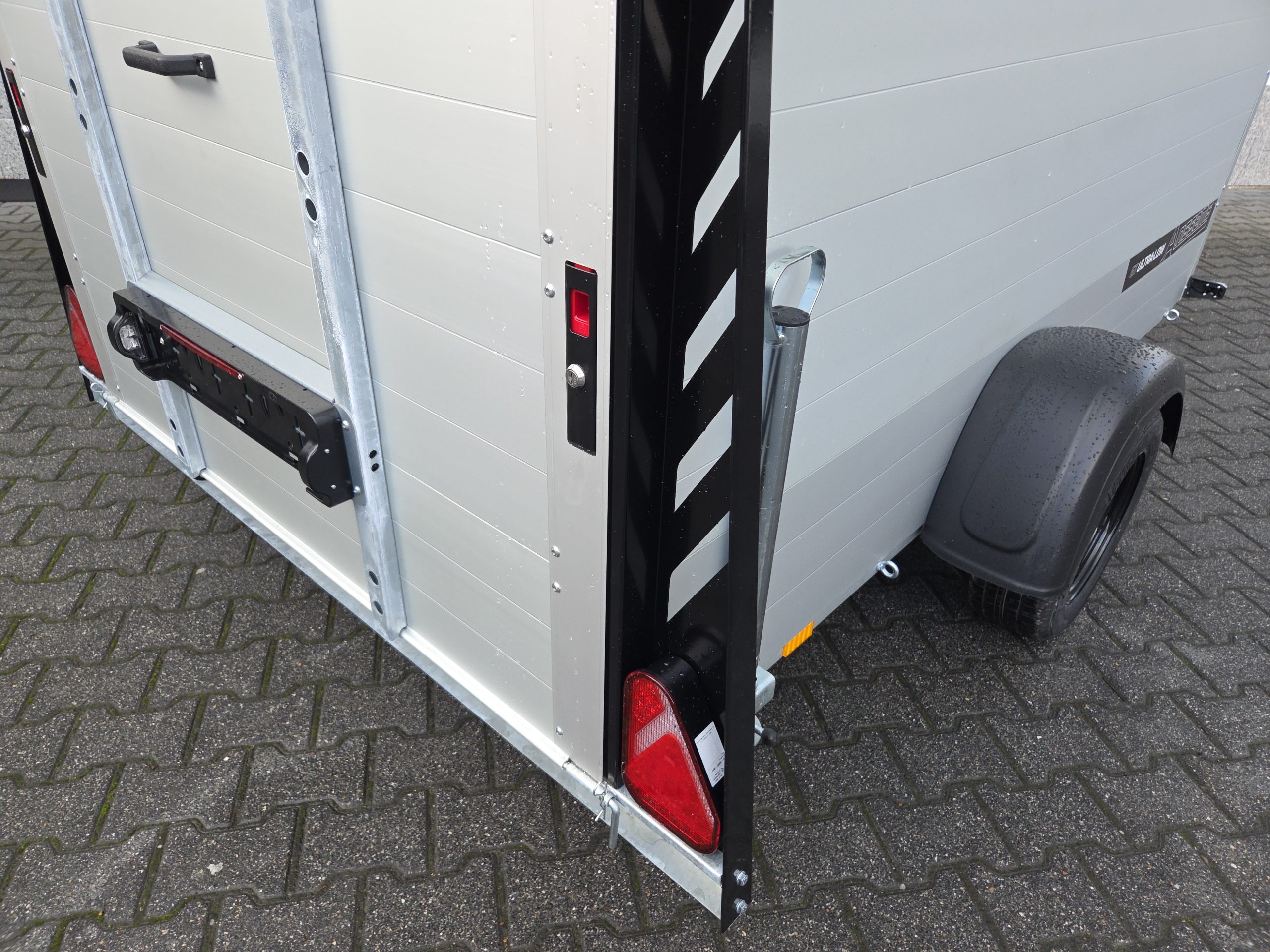 ALUBOXX Deckelanhänger GTB 1350 VT3 Ultra Low 251x151cm 1350kg