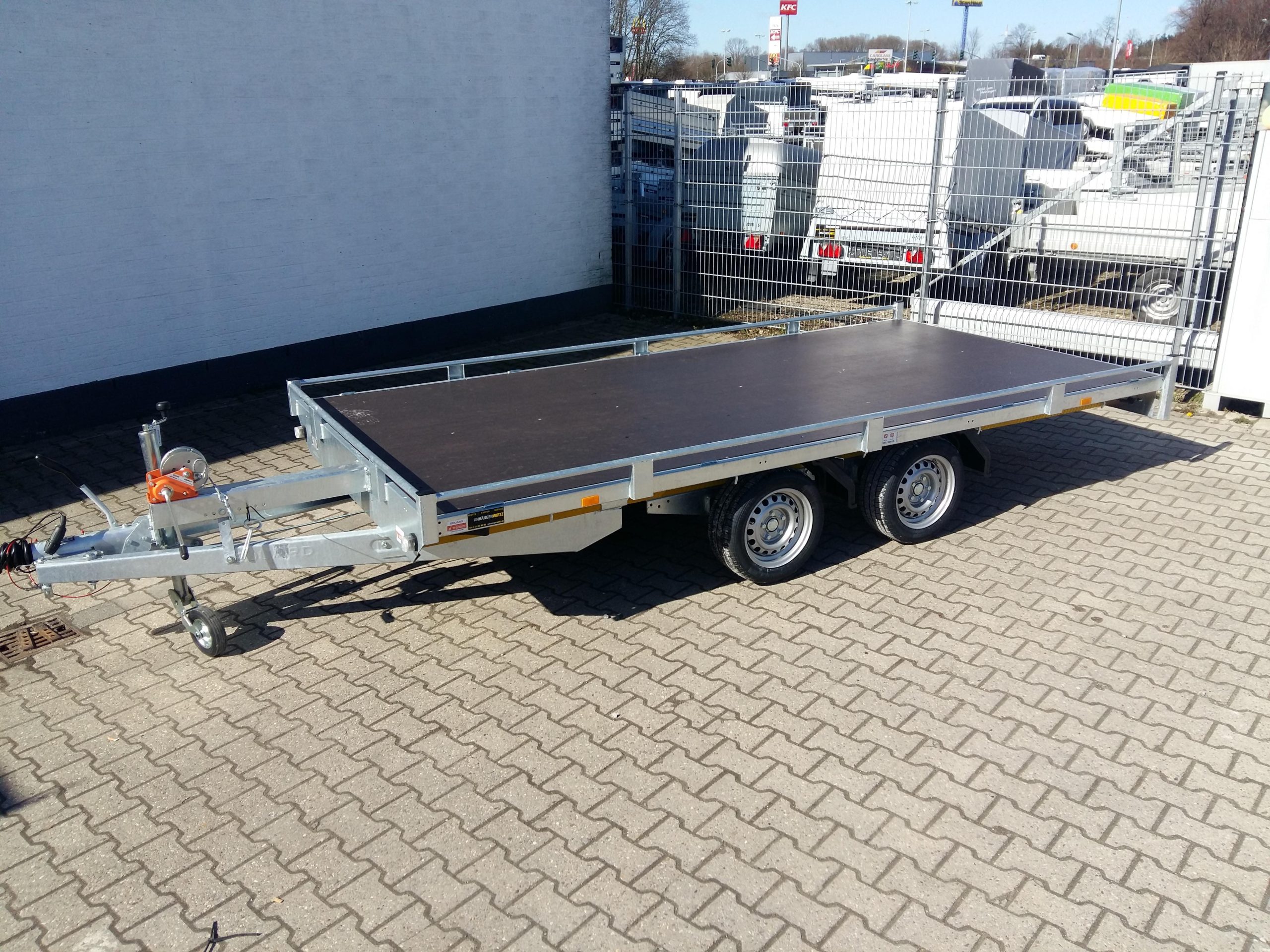 Auto Transporter Atlas 406x200cm Reling Winde Rampen 13″ niedrig Fahrwerk (XL) 2700kg