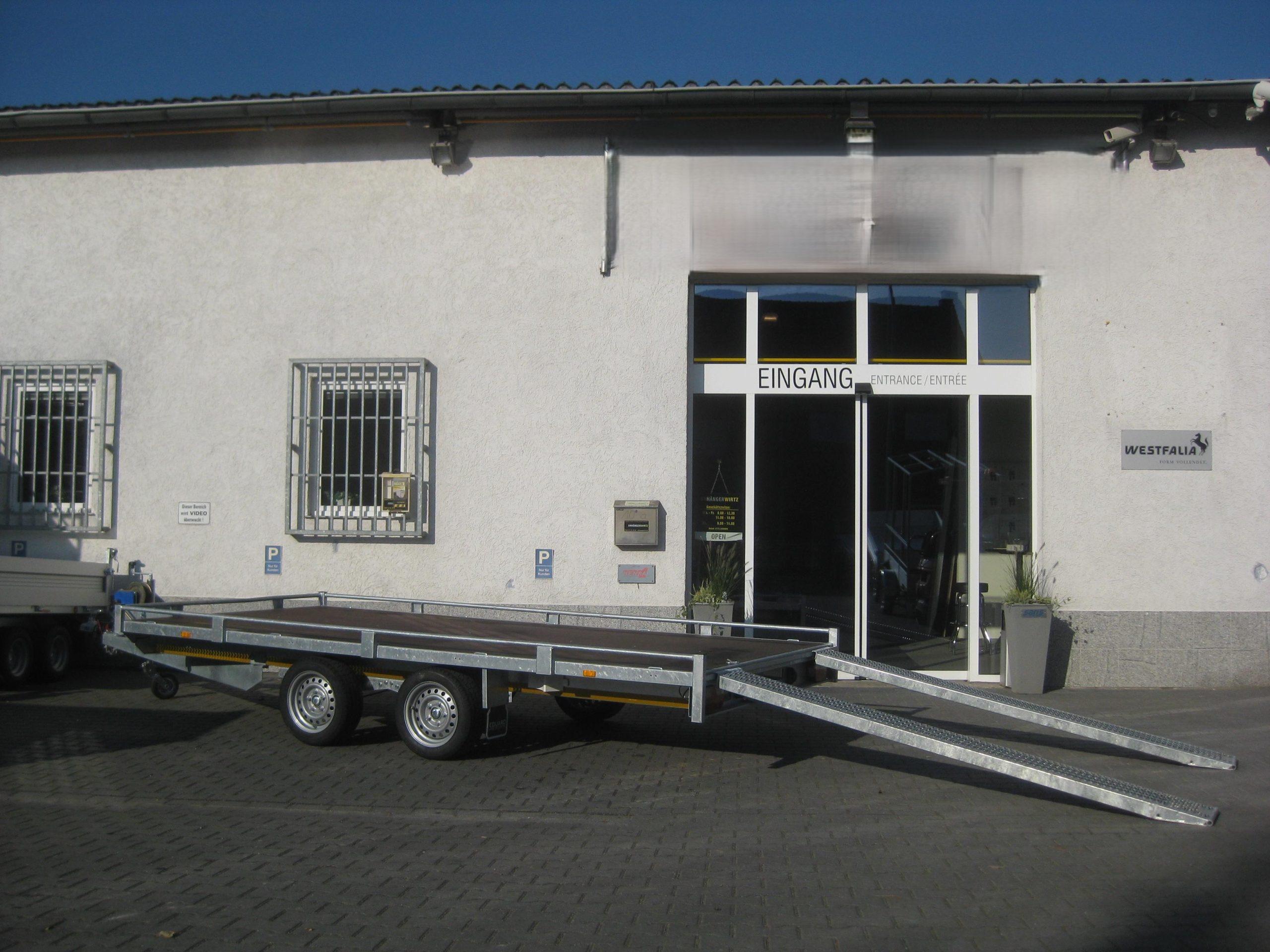Auto Transporter Atlas 406x200cm Reling Winde Rampen 13″ niedrig Fahrwerk (XL) 2700kg