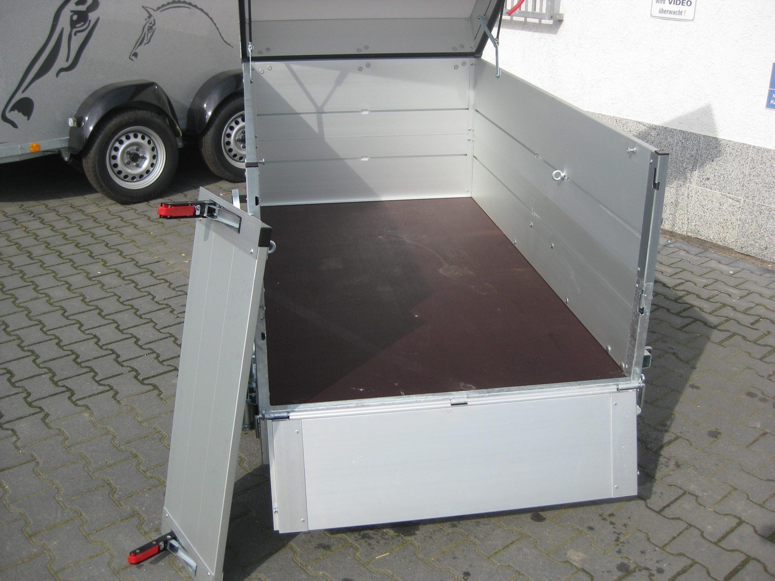 ALUBOXX Deckelanhänger GT 500 VT1 181x101x83cm (XXS) 500kg Best Deal Aktion