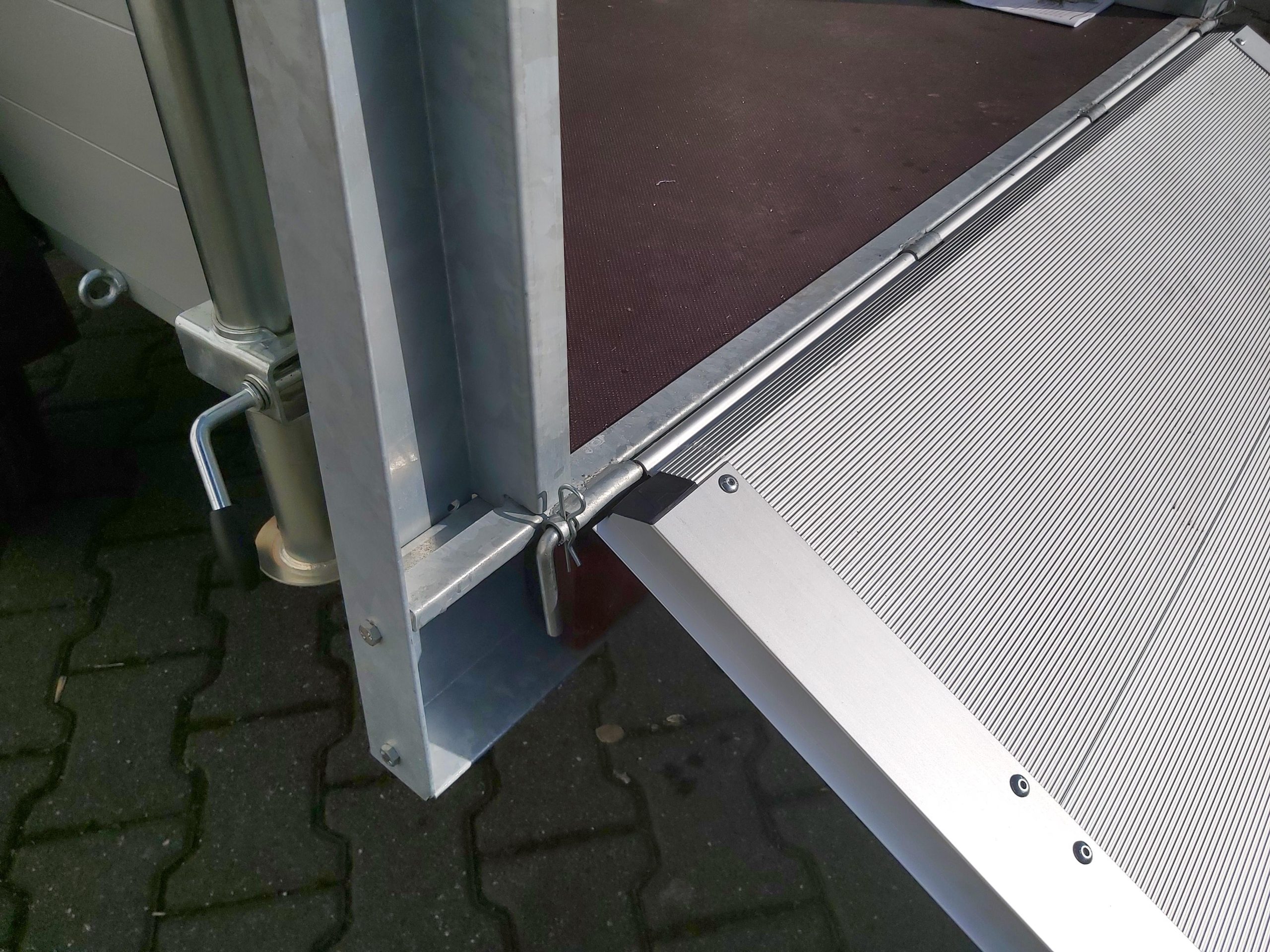 ALUBOXX Deckelanhänger GTB 750 VT2 211x126x118cm Heckrampe (XS) 750kg Top Seller Angebot