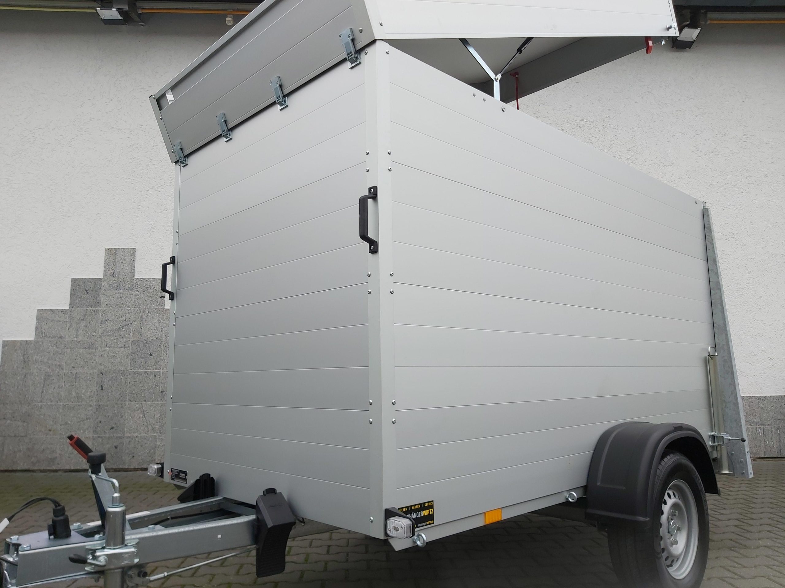 ALUBOXX Deckelanhänger GTB 1200 VT3 251x126x153cm Heckrampe (S) 1200kg Frühling Aktion
