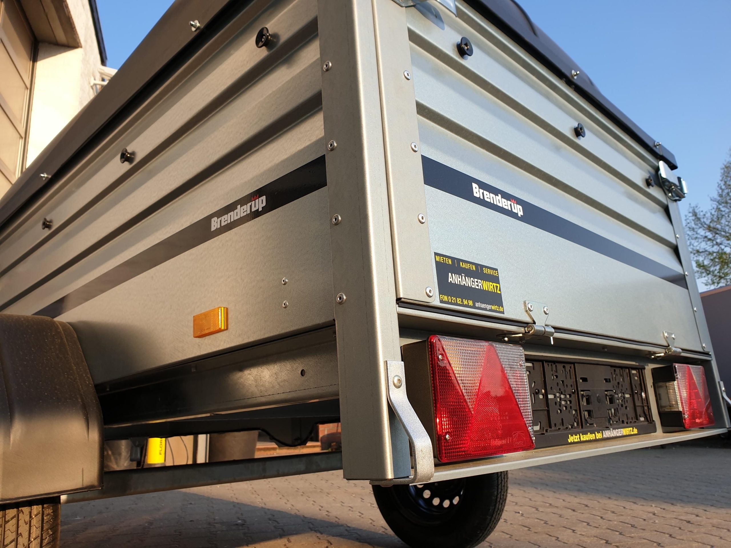 Deckelanhänger Brenderup 1205 SXLUB 750 203x116x55cm mit ABS Deckel schwarz 750kg online Aktion