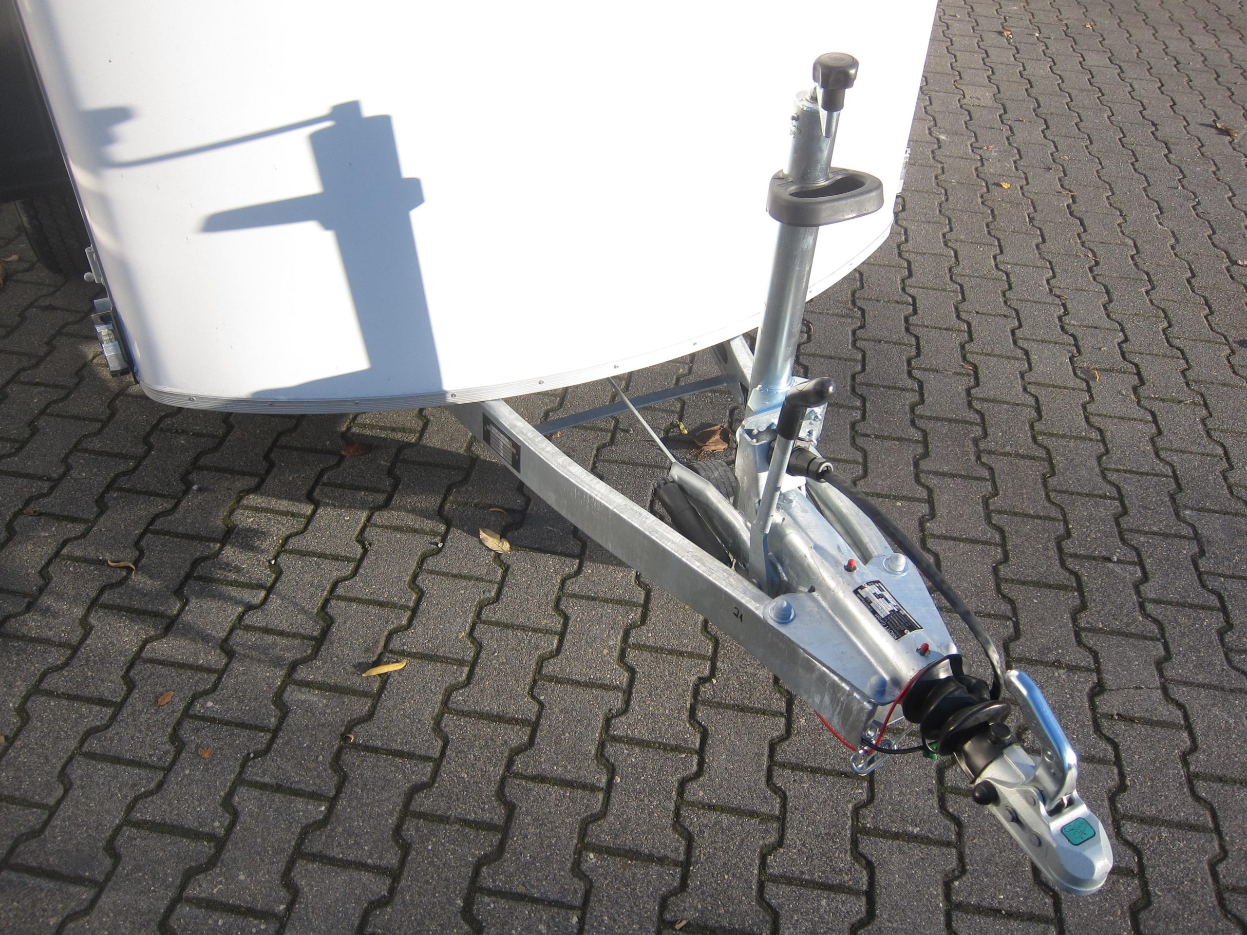 Cargo Roadster 500+ 312x167x199cm Alu Poly white Seitentür Pullman 100km/H 2600kg Fahrschulaktion