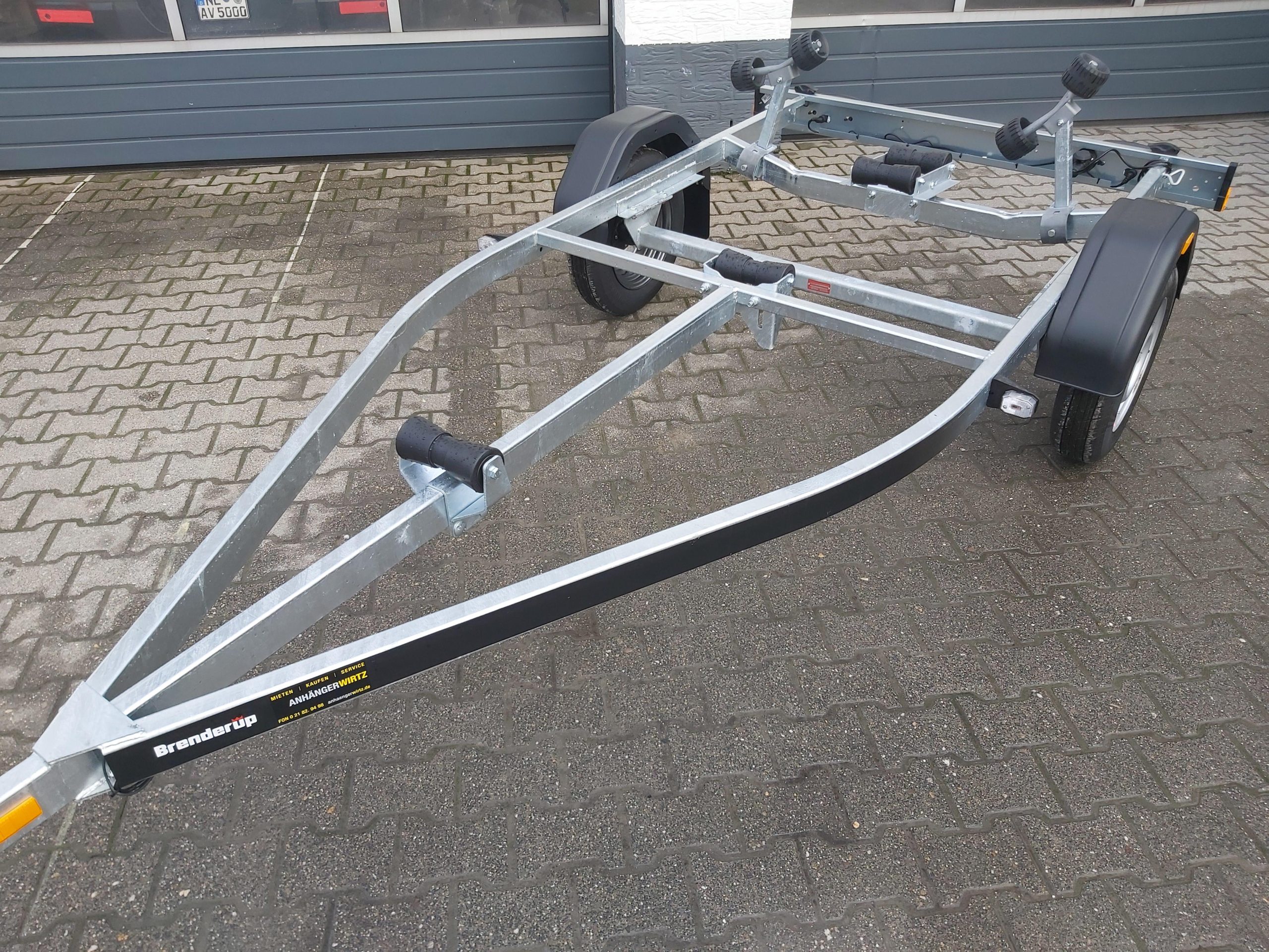 Brenderup Bootstrailer 750L UB Premium 180750UBL 750kg Winde 311959 April Online Aktion