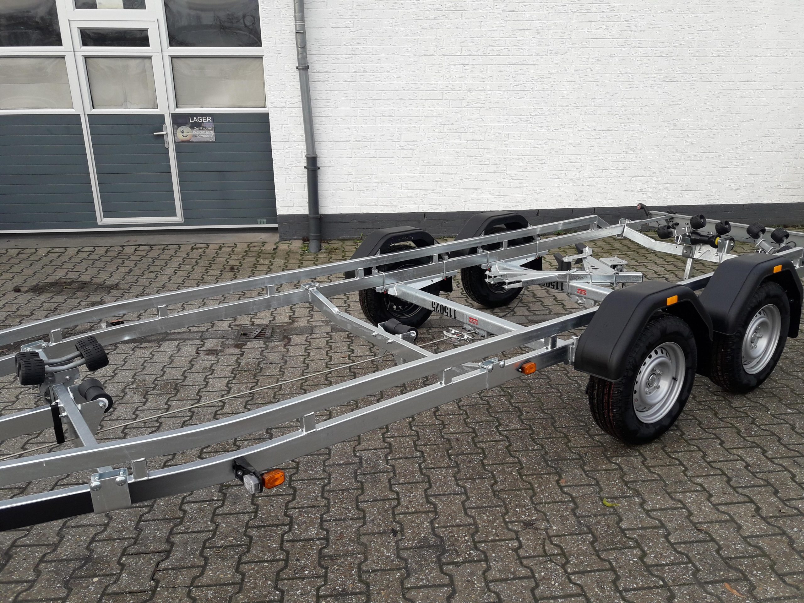 Brenderup Bootstrailer Premium 242500 TB SR 2500 Superrollen Winde 2500kg 312269 Modell 2025