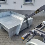 Hakenlift Anhänger Kipper KONOS 3500 elektro hydraulisch 3500kg mit Container Mulde