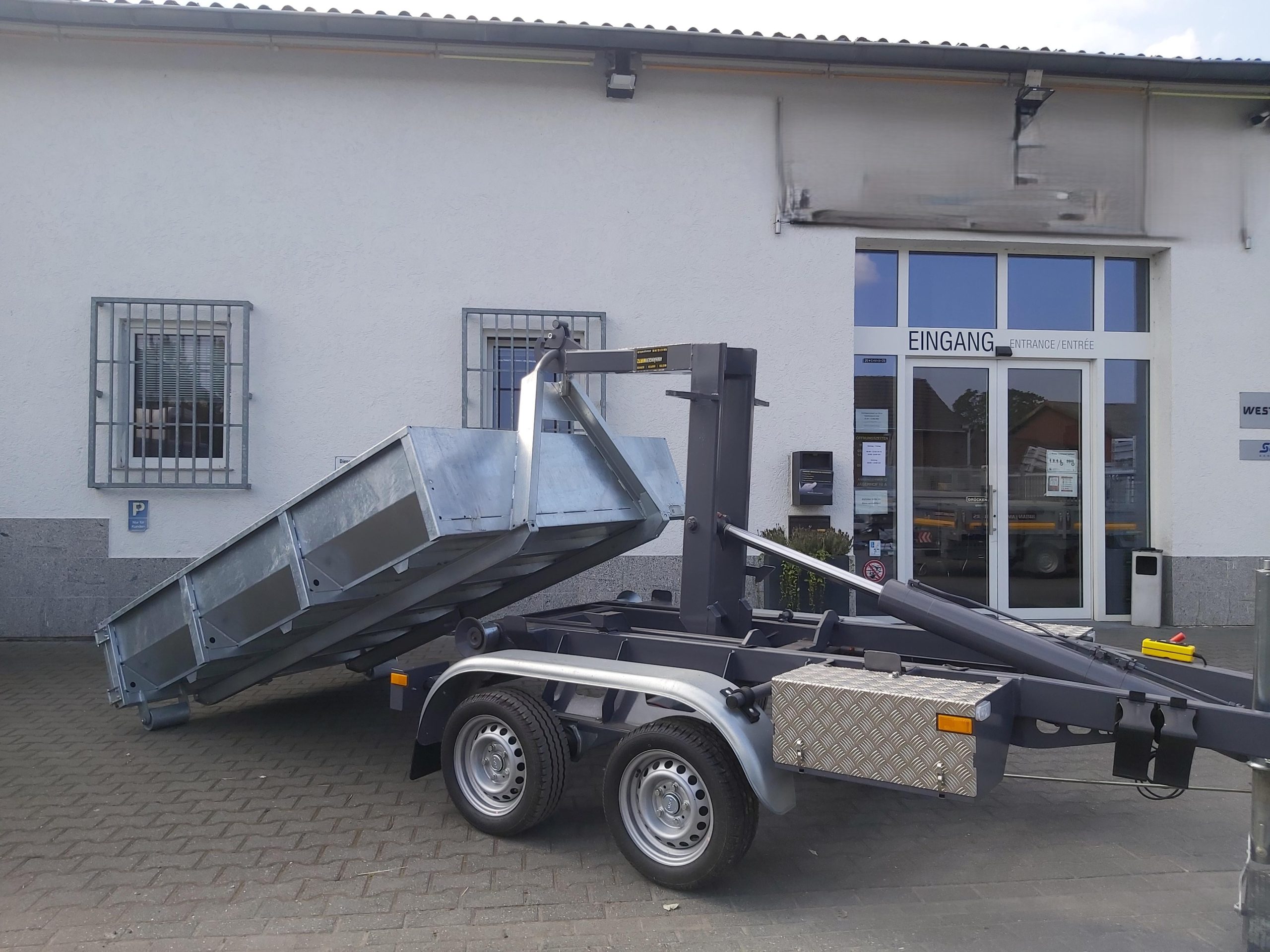 Hakenlift Anhänger Kipper KONOS 3500 elektro hydraulisch 3500kg mit Container Mulde