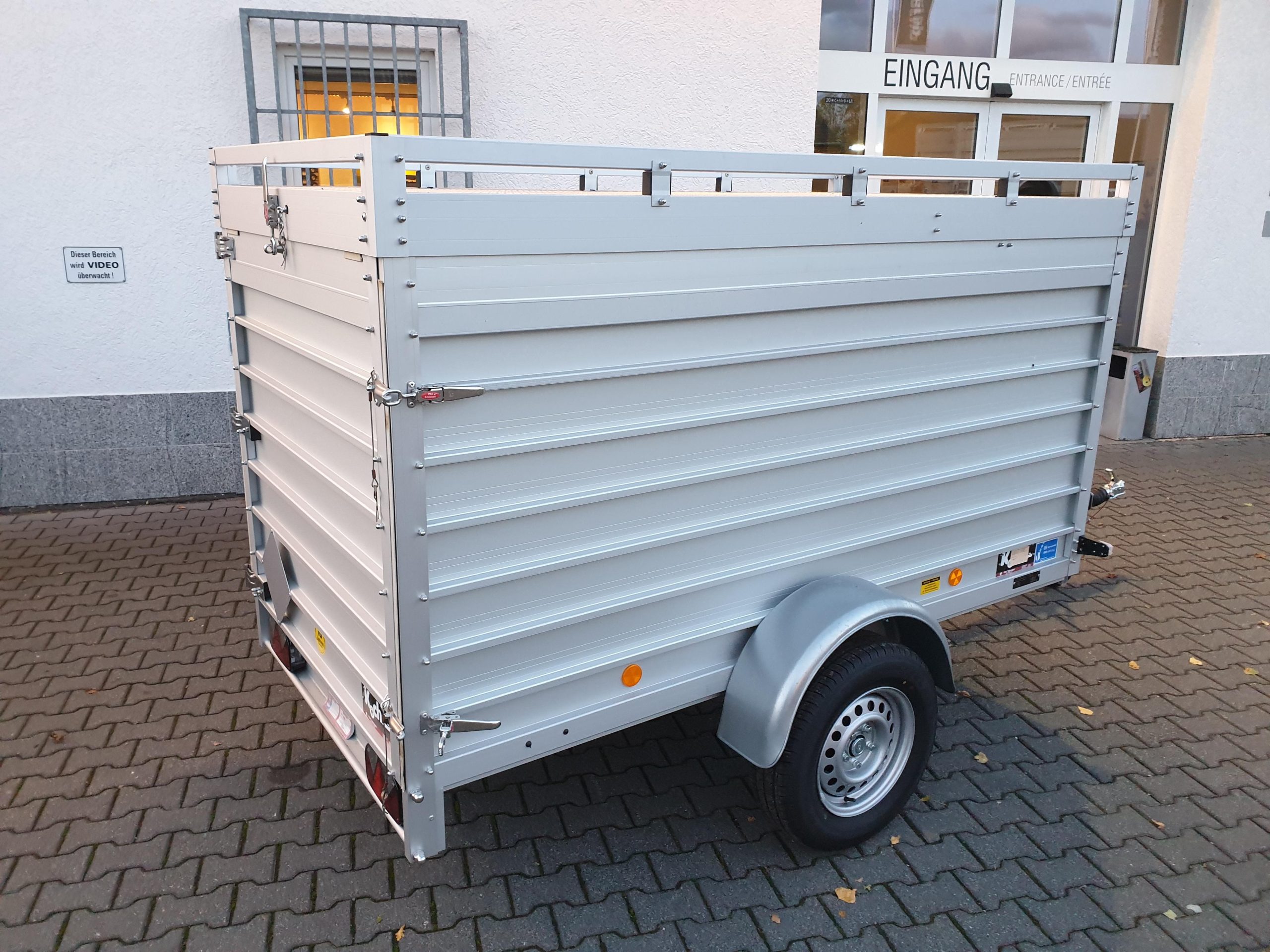PKW Anhänger Koch Aluline 4.13 Deckel Hecktür Aluboden DV 250x125x125cm 1300kg 100 km/H