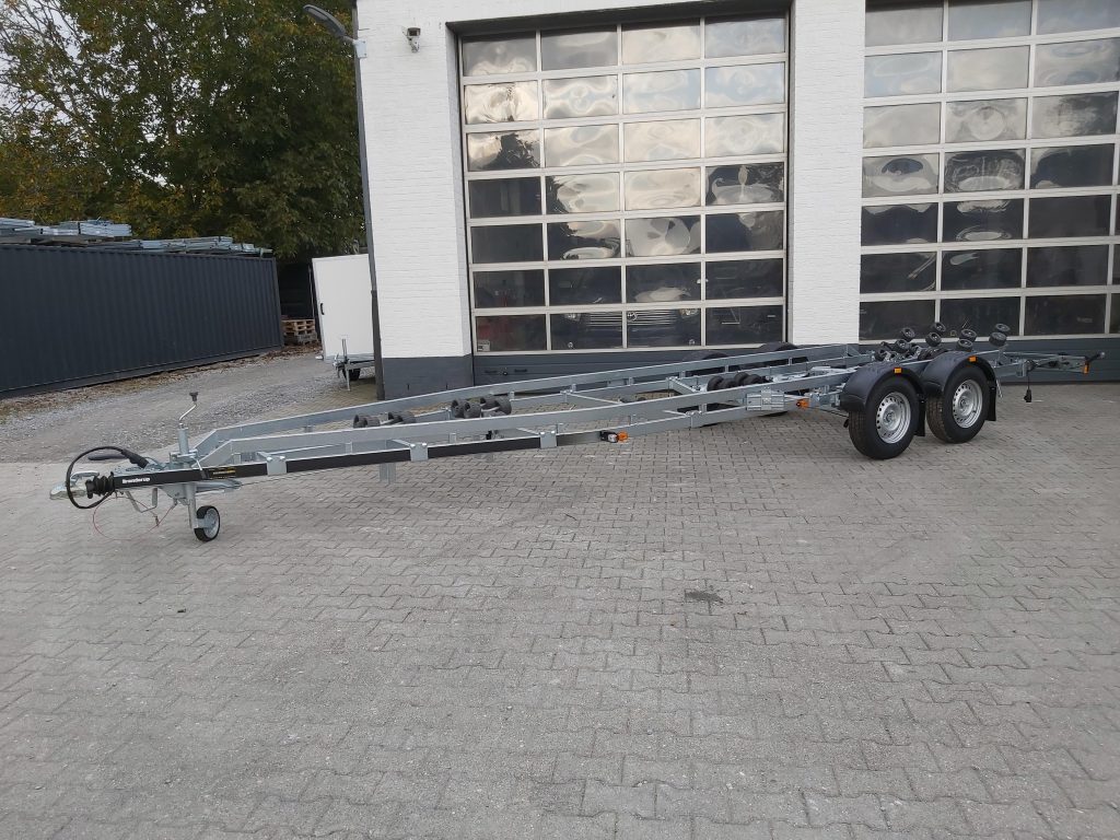 Brenderup Bootstrailer 26300TB SR X-Line bis 7,8 26 Fuß Superrollen Windenstand 3000kg Abverkauf