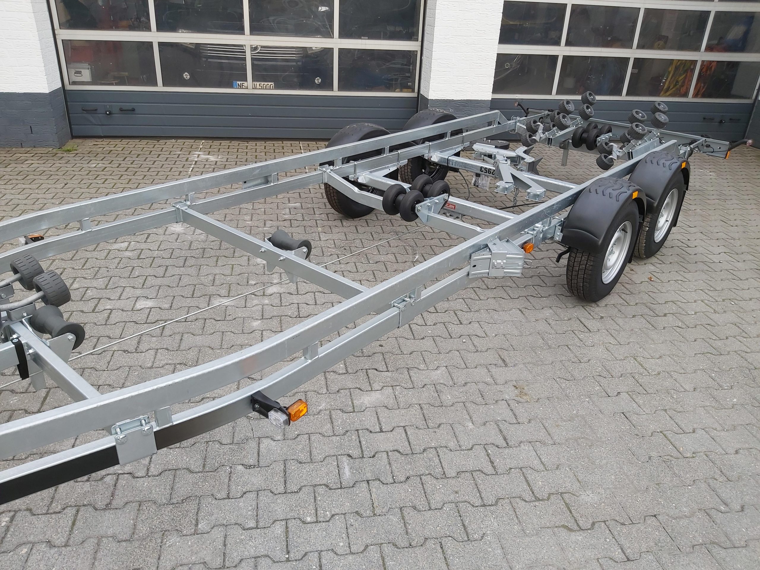 Brenderup Bootstrailer 26300TB SR X-Line bis 7,8 26 Fuß Superrollen Windenstand 3000kg Abverkauf
