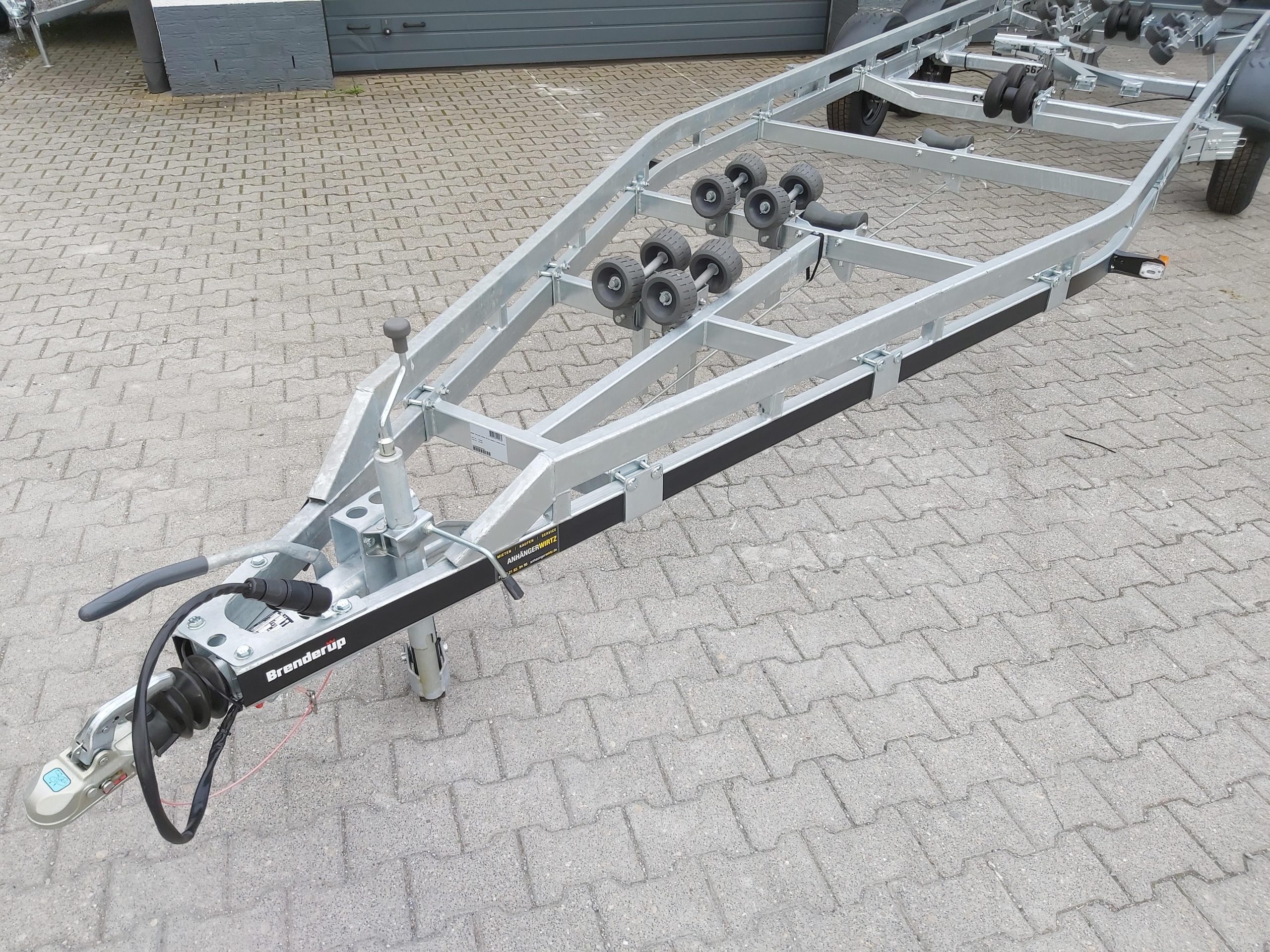 Brenderup Bootstrailer 26300TB SR X-Line bis 7,8 26 Fuß Superrollen Windenstand 3000kg Abverkauf
