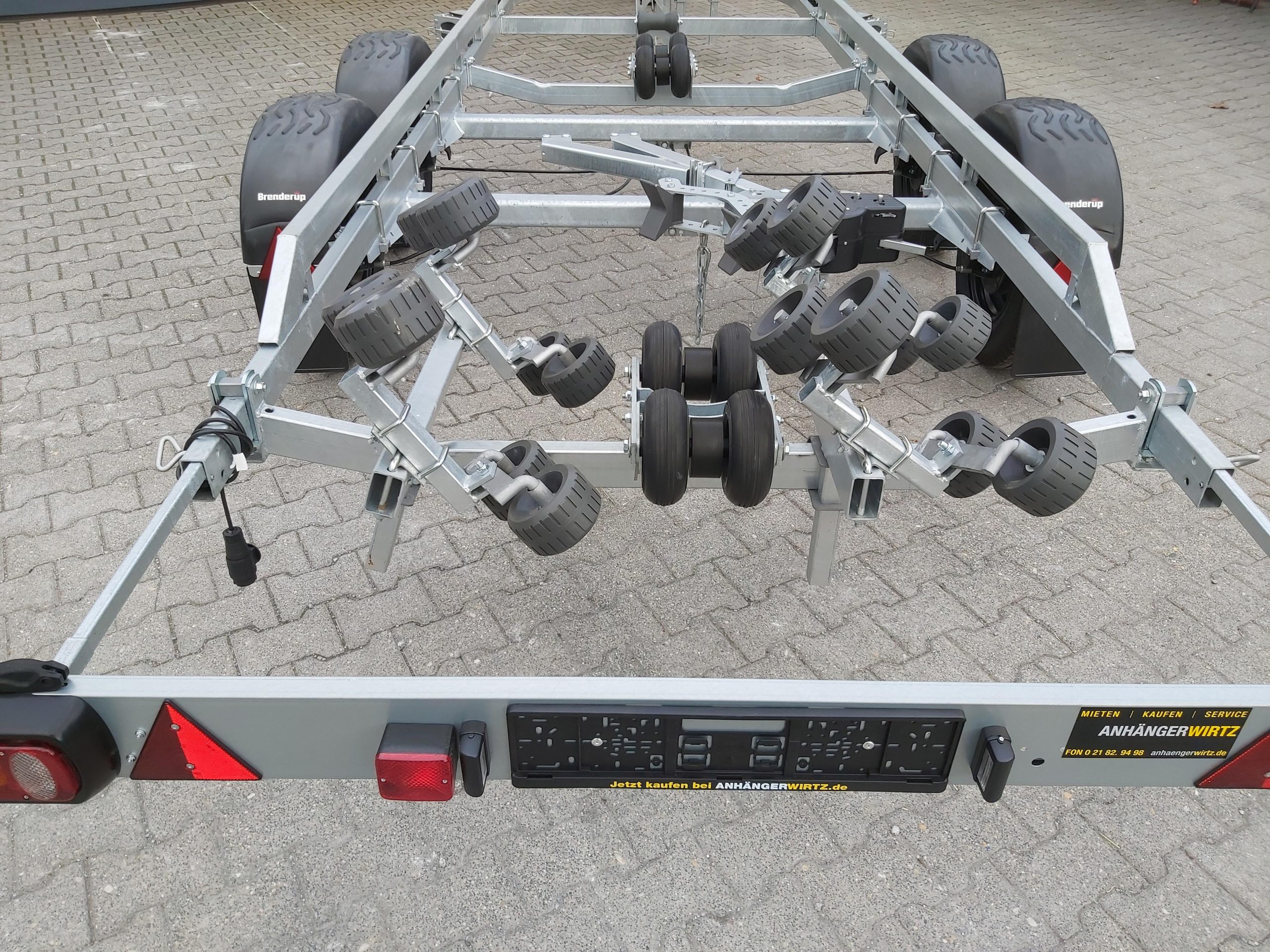 Brenderup Bootstrailer 26300TB SR X-Line bis 7,8 26 Fuß Superrollen Windenstand 3000kg Abverkauf