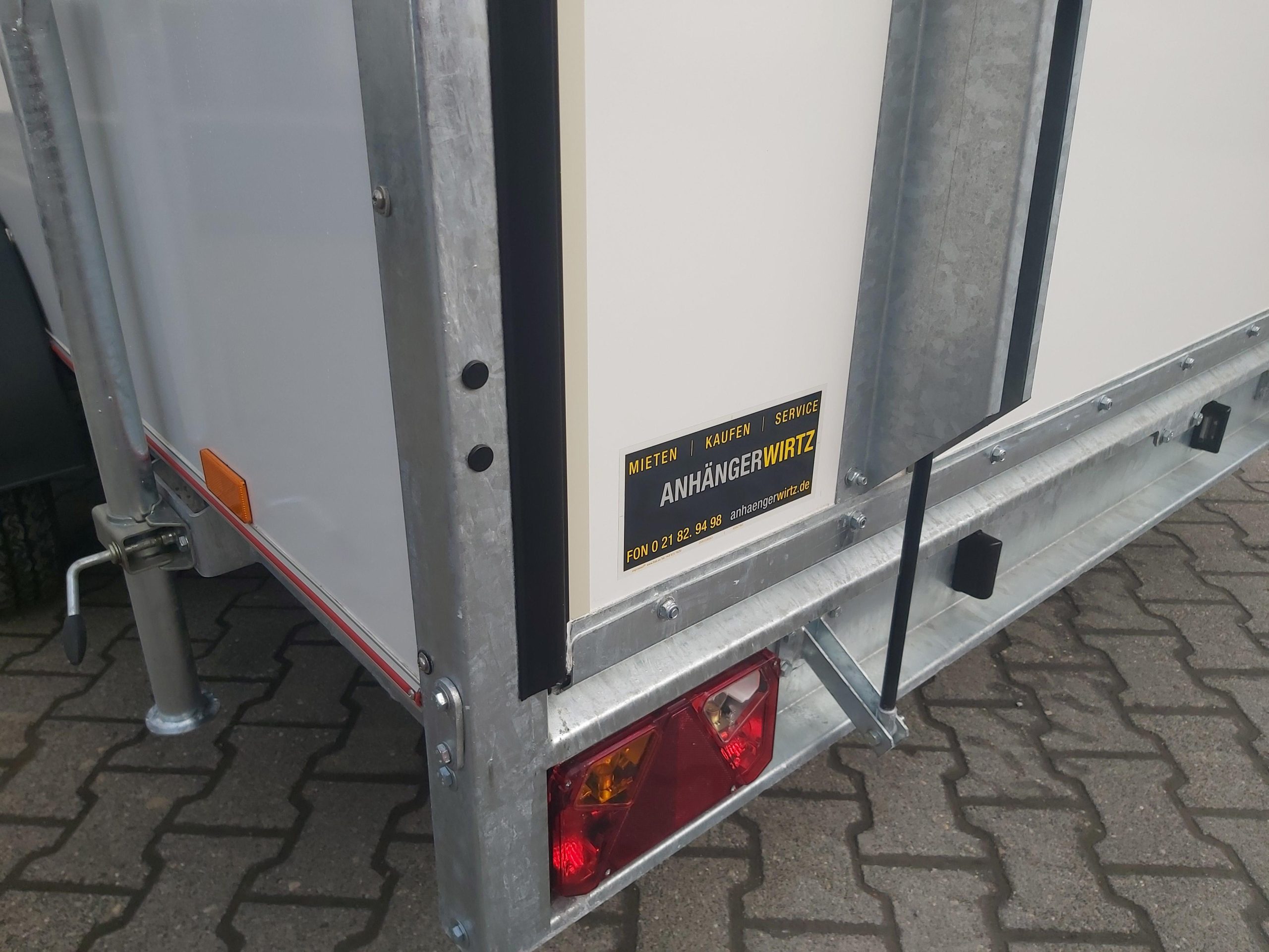 Koffer TFS 360T.01 2700 360x200x210cm aero Heckrampe Zurrsystem (L) 100km/h 2700kg