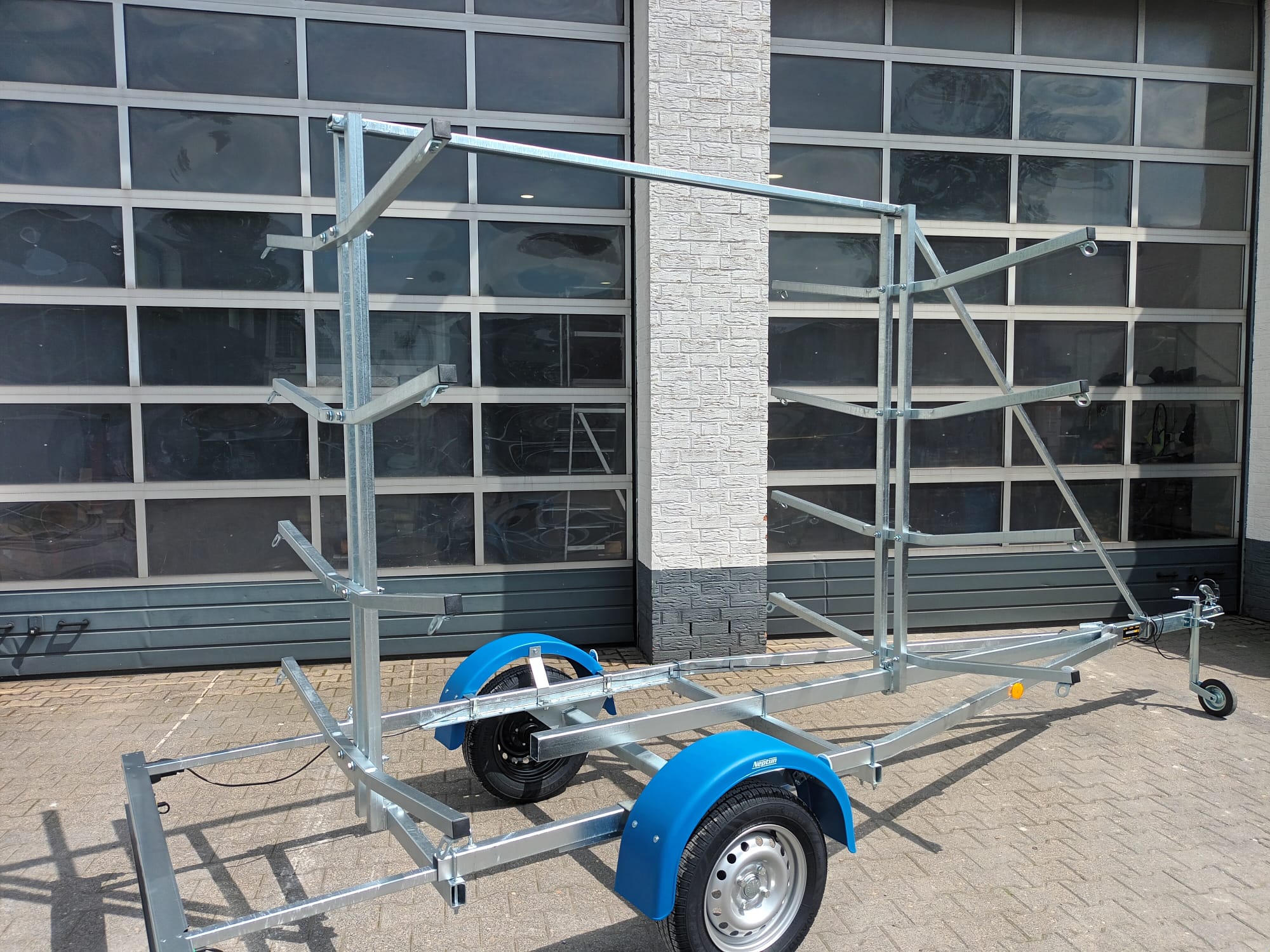Bootsanhänger Boattrailer Neptun NAVY N7-17 KY Kanu Kajak SUP Board Gestell 750kg Modell 2025