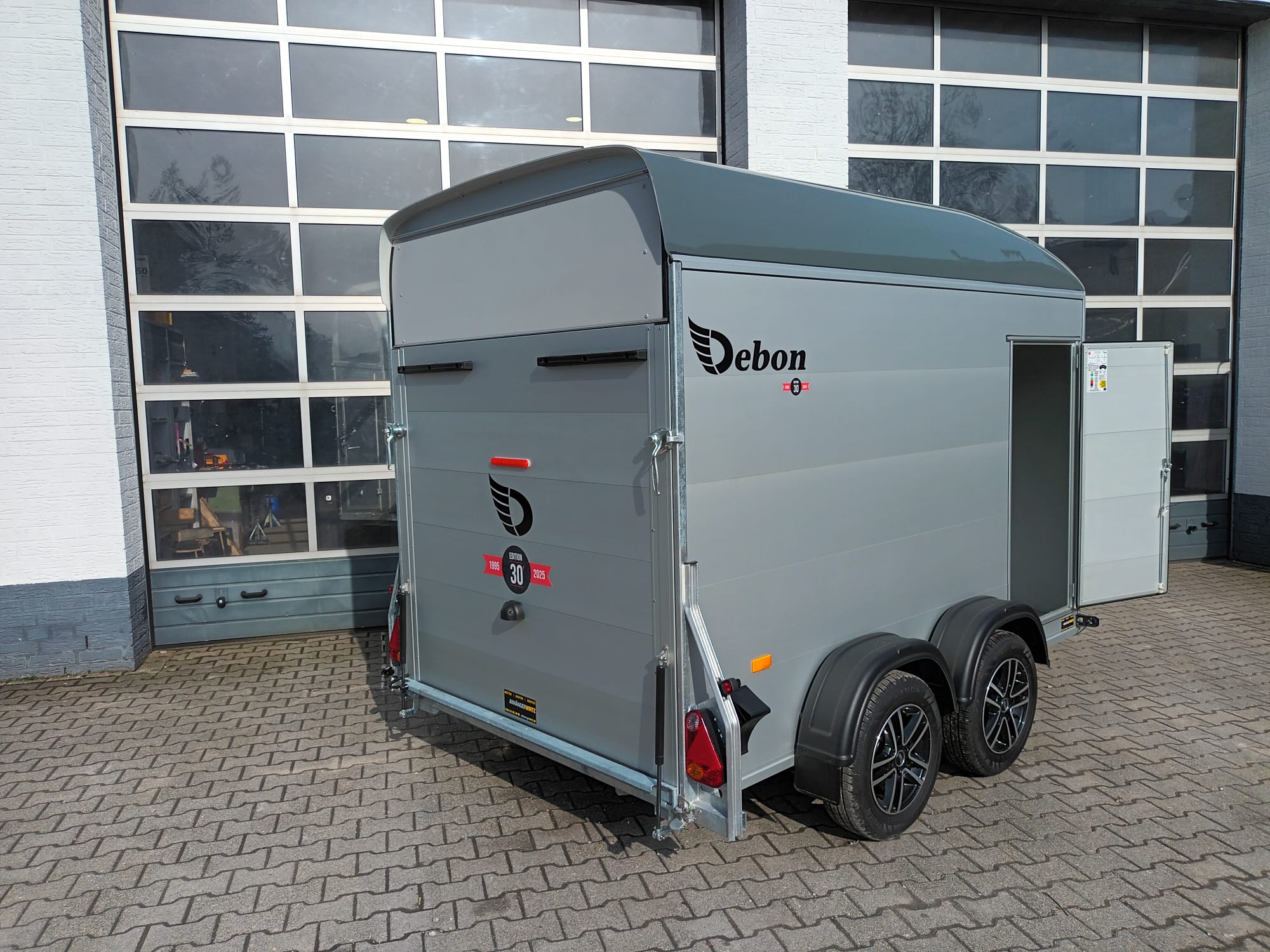 Cargo Roadster 500 312x167x199cm Alu Poly irongrey Seitentür Alufelgen 2000kg Pullman 100km/H