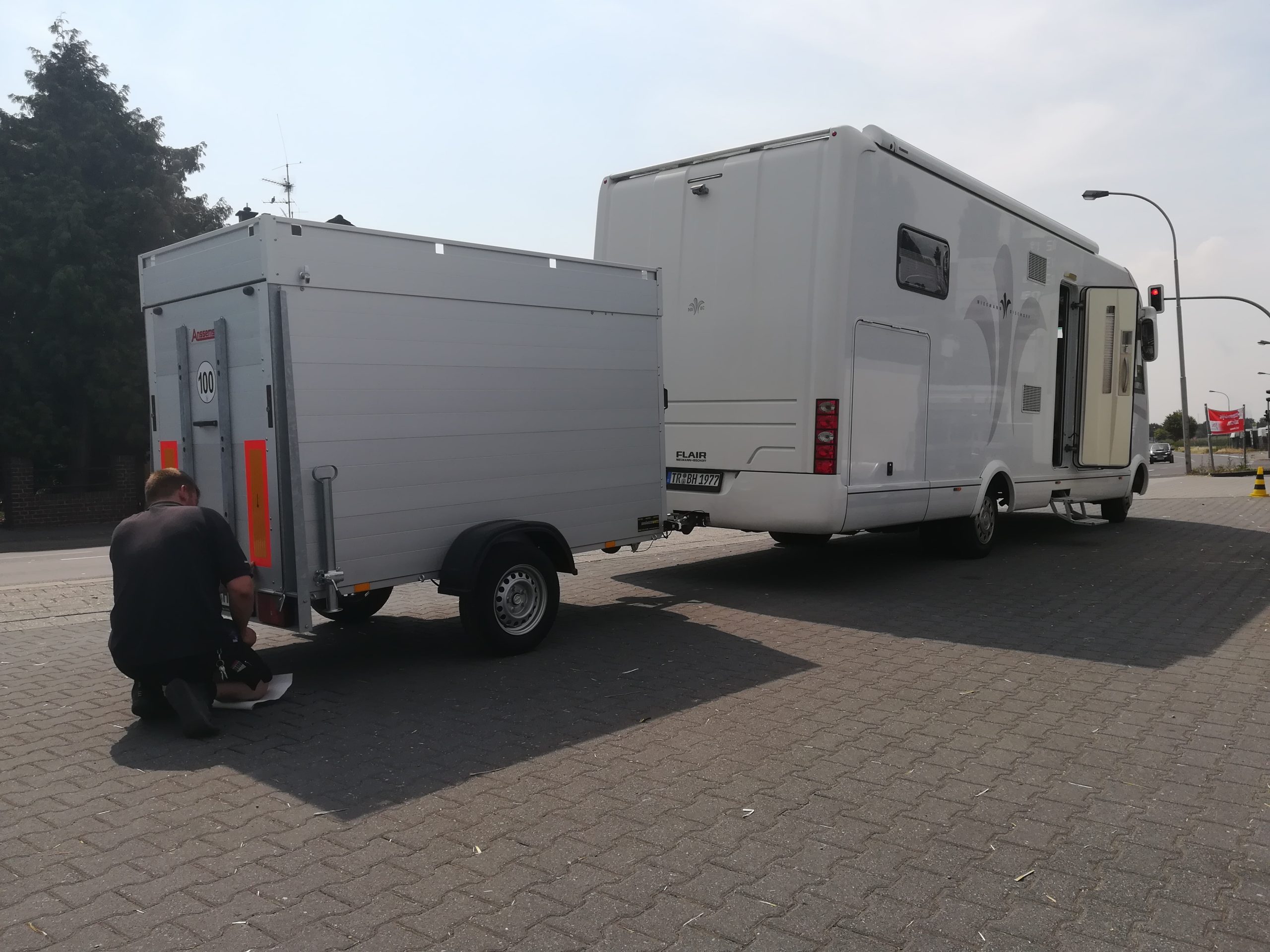ALUBOXX Deckelanhänger GTB 1200 VT3 251x126x153cm Heckrampe (S) 1200kg Frühling Aktion