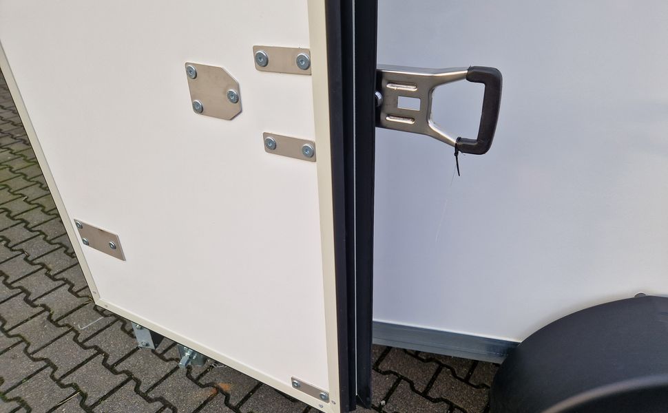 Kargo CoolBoxx FK1326H 251x150x178cm Lebensmittel 230V Govi Kühlung Stützen 1300kg 100km/H