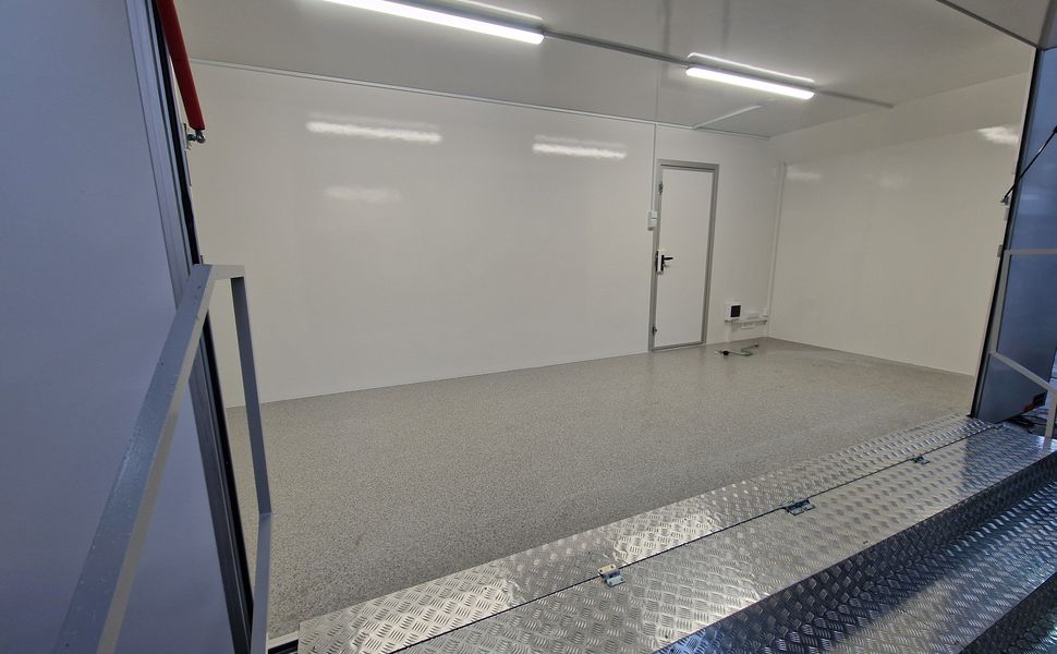 Event Trailer Koffer TWSP M 550T.01 550x230x217cm Seitenklappe Treppe Licht IL (XXXL) 100km 2700
