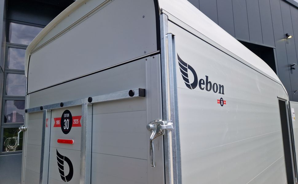 Cargo Roadster 700 plus 375x180x200cm Alu Poly weiß Seitentür Pullman 100km/H 2600kg Modell 2025