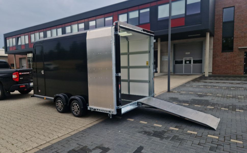 BOX VAN 600-4018-27-2-12-B 400x180x200cm Seitentüren Zurrsystem GFK aero