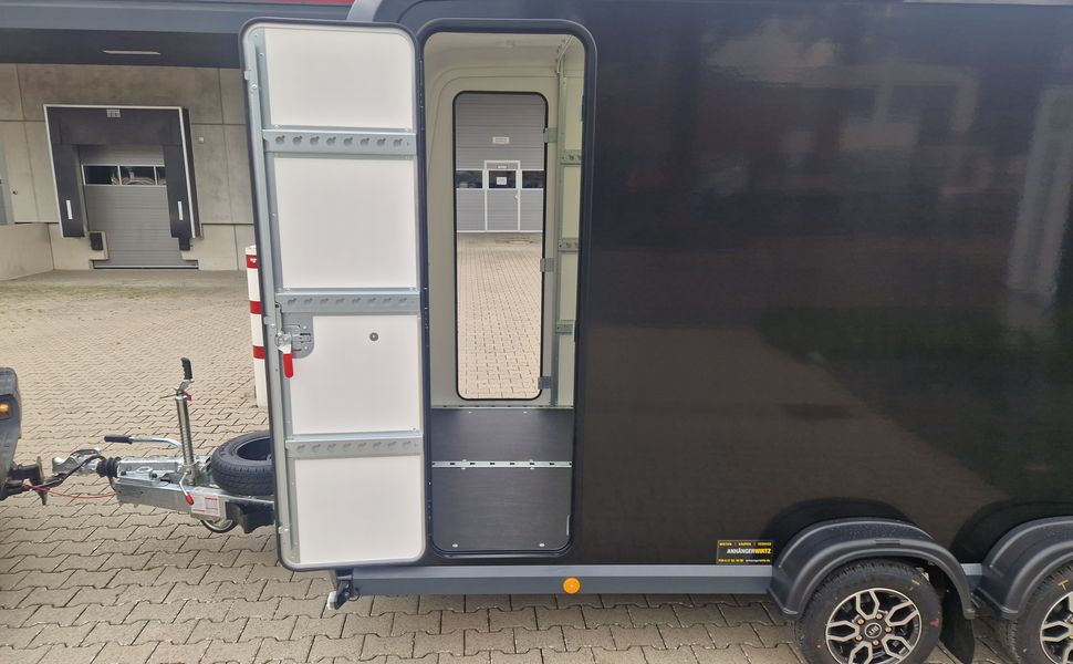 BOX VAN 600-4018-27-2-12-B 400x180x200cm Seitentüren Zurrsystem GFK aero