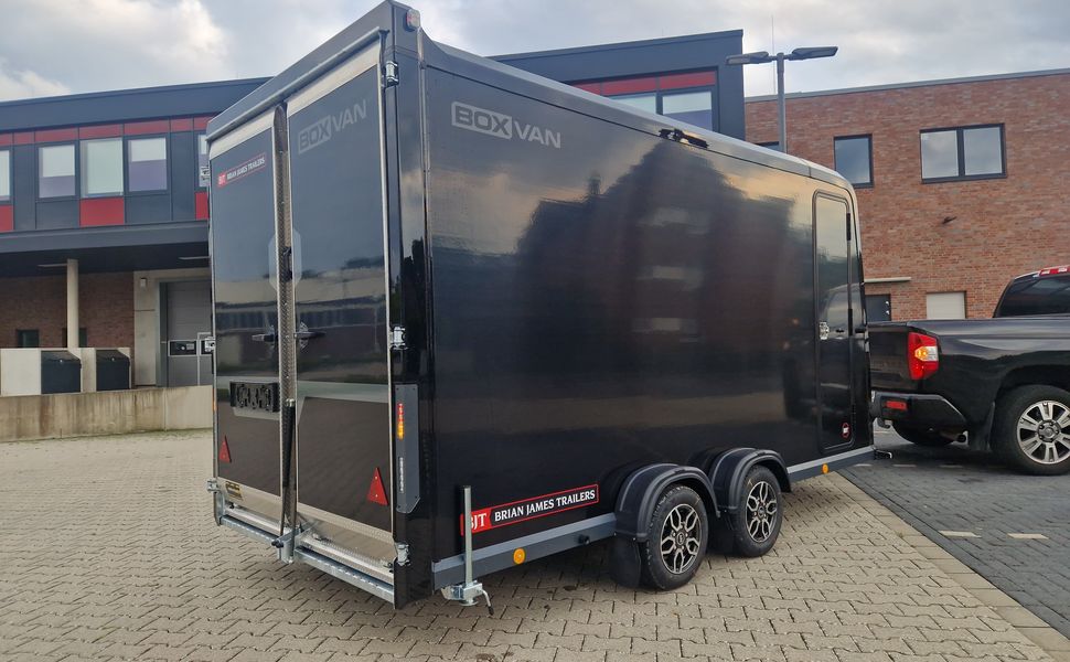 BOX VAN 600-4018-27-2-12-B 400x180x200cm Seitentüren Zurrsystem GFK aero