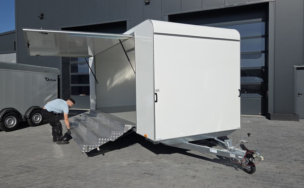 Event Trailer Koffer TWSP M 550T.03 550x220x217cm Seitenklappe Treppe integriert 2700kg 100km/H