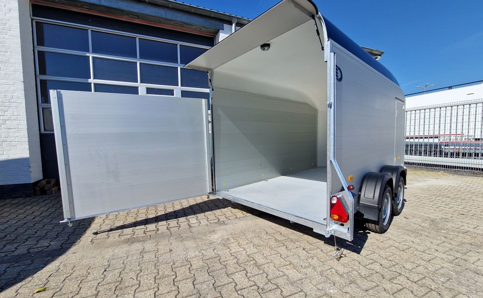 Cargo Roadster 700 plus 375x180x200cm Alu Poly kingblue Seitentür Pullman 2600kg 100km/H Aktion