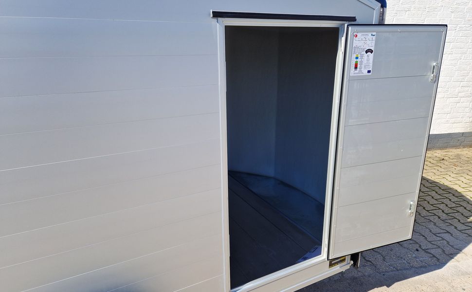 Cargo Roadster 700 plus 375x180x200cm Alu Poly kingblue Seitentür Pullman 2600kg 100km/H Aktion