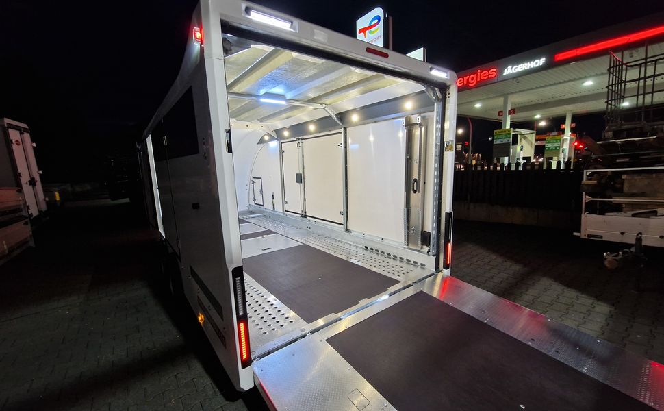 BJT Race Transporter 5 550x212x189cm weiß Lichtpaket Showlicht ASR 3500kg Abverkauf
