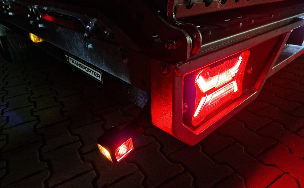 BJT T Transporter 231 550x224cm elektrisch ankippbar Komfort Paket Warn Winde 10″ Tridem 3500kg