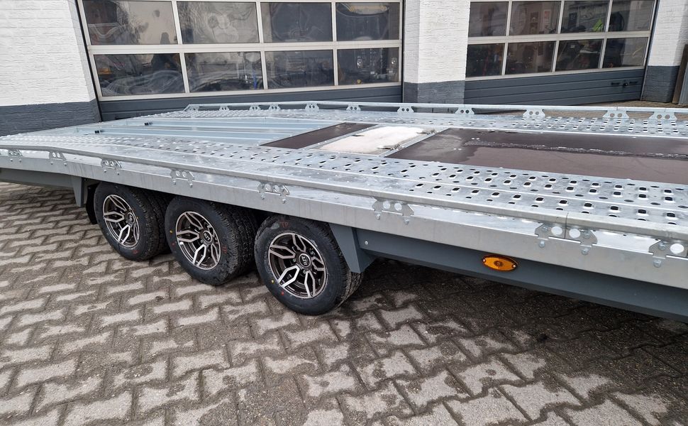 BJT T Transporter 231 550x224cm grau Auffahrrampen 235cm Tridem Alufekgen 10″ 3500kg (XXL) Aktion