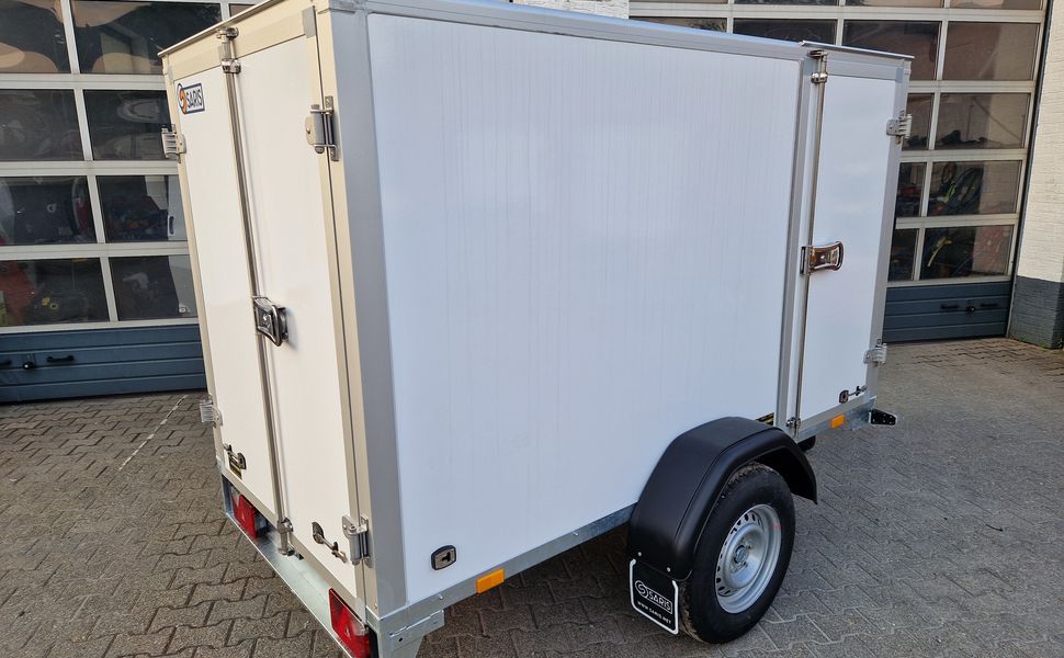 Saris Koffer GO 256 134 1350 1 GFK weiß Seitentür (S) 1350kg