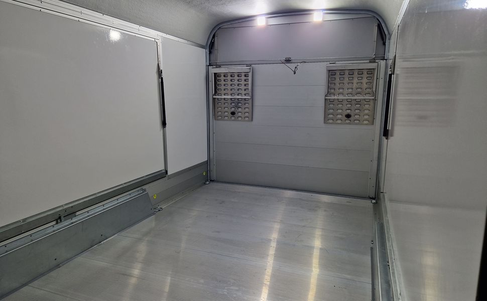 Cargo Roadster 1000 480x200x206cm Poly grau Seitenklappen Seitentüren Rampe Pullman 100km/H 3500kg