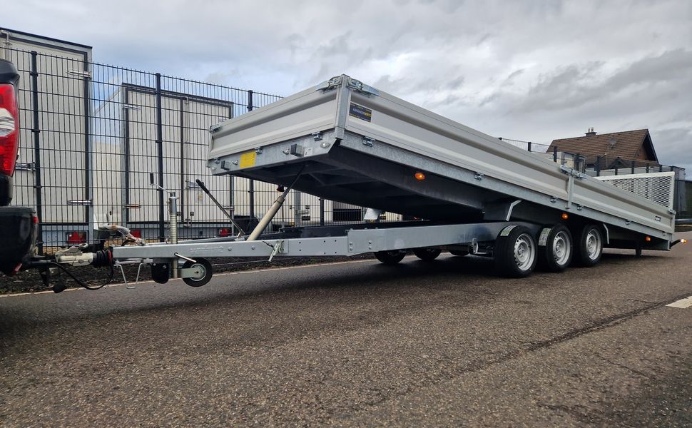 Variant Maschinentransporter 3563 UX Maxi Load 620x210x30cm LED Tridem Parabelfeder 3500kg