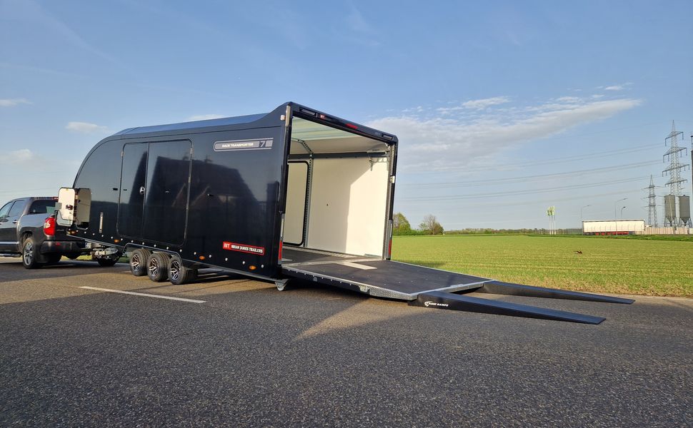 BJT Race Transporter 7 397-6023-35-3-10-B 600x228x189cm black RR APL Alufelgen Tridem 3500 Aktion